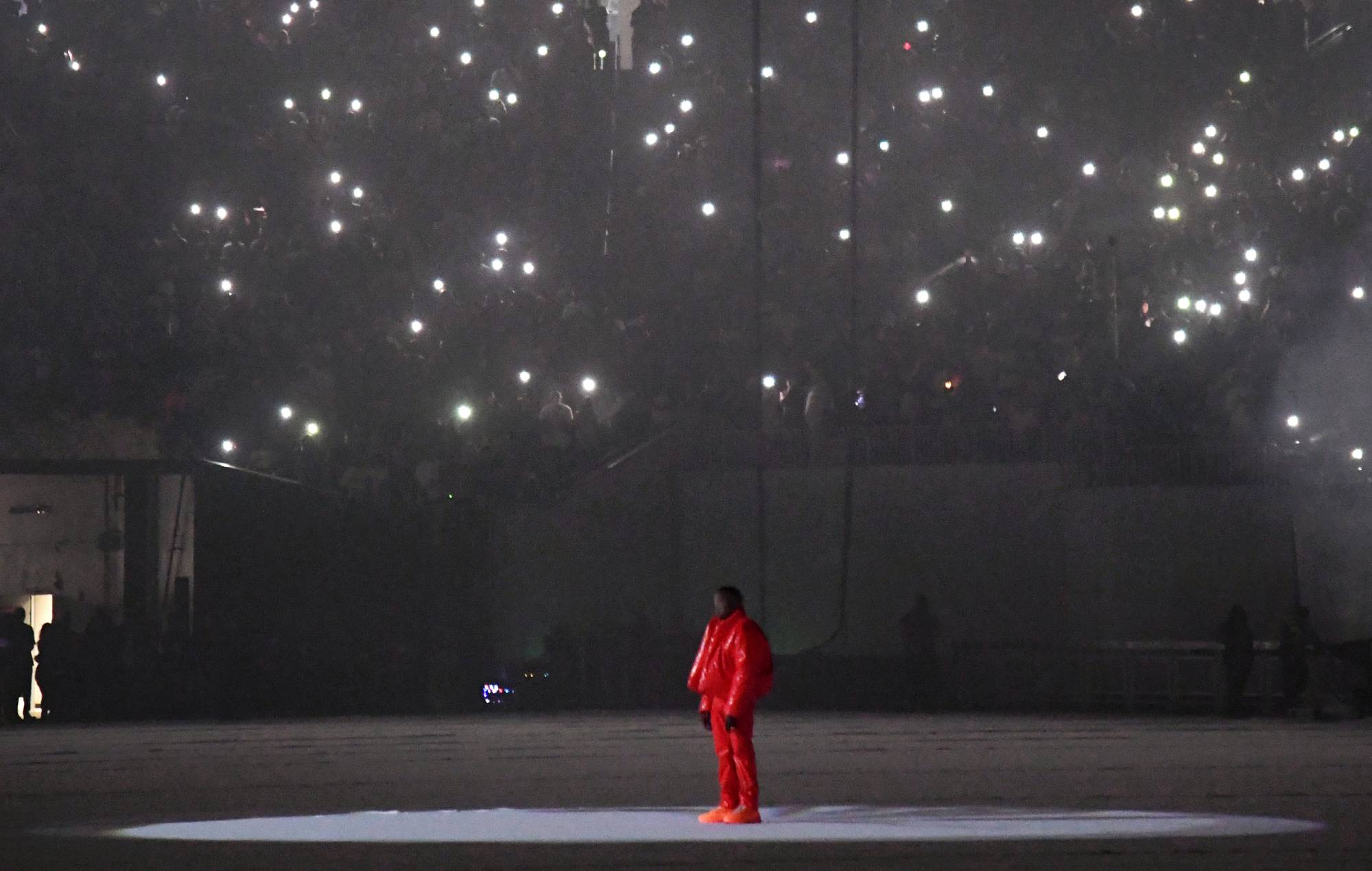 El ex colaborador de Kanye West, DJ Toomp, dice que sabía que 'DONDA' no estaba terminado en un evento de escucha