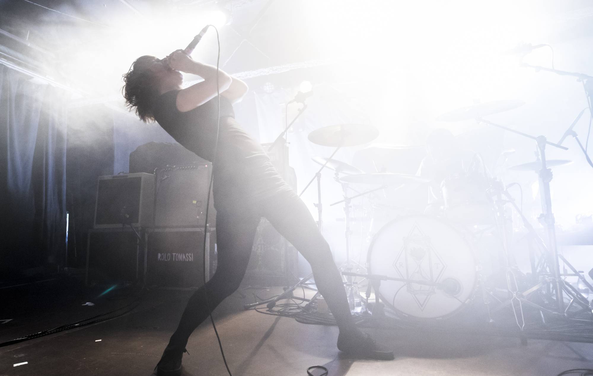 Escucha el single de Rolo Tomassi 'Cloaked', su primera canción nueva en tres años