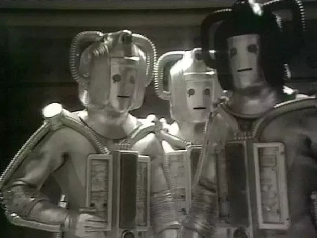 Hay que compadecer a los Cybermen de Doctor Who, no temerlos