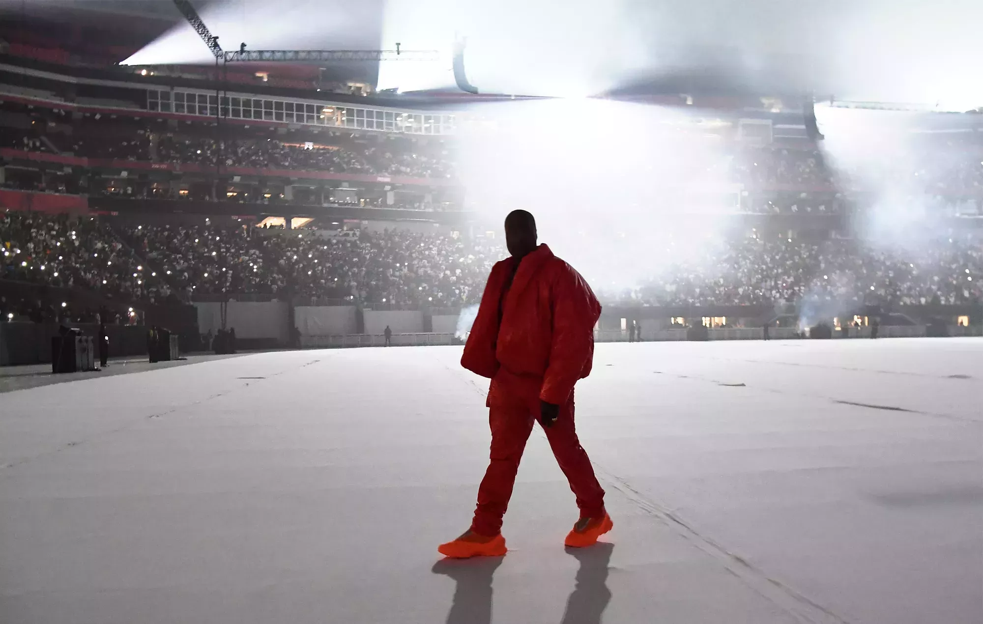 Los fans de Kanye West reciben la vacuna COVID-19 en la gran fiesta de escucha de 'Donda'