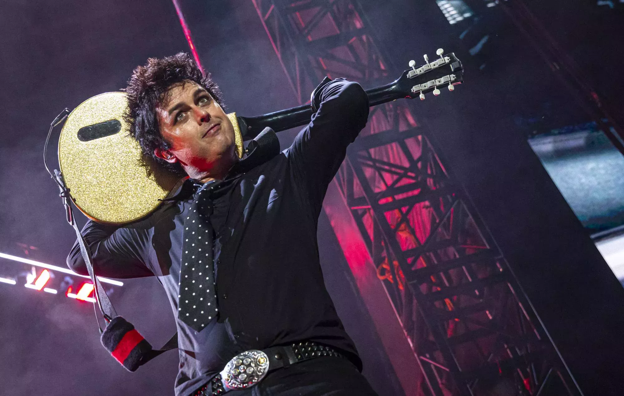 Mira cómo Green Day celebra el regreso de la música en directo en el nuevo vídeo de 'Pollyanna'