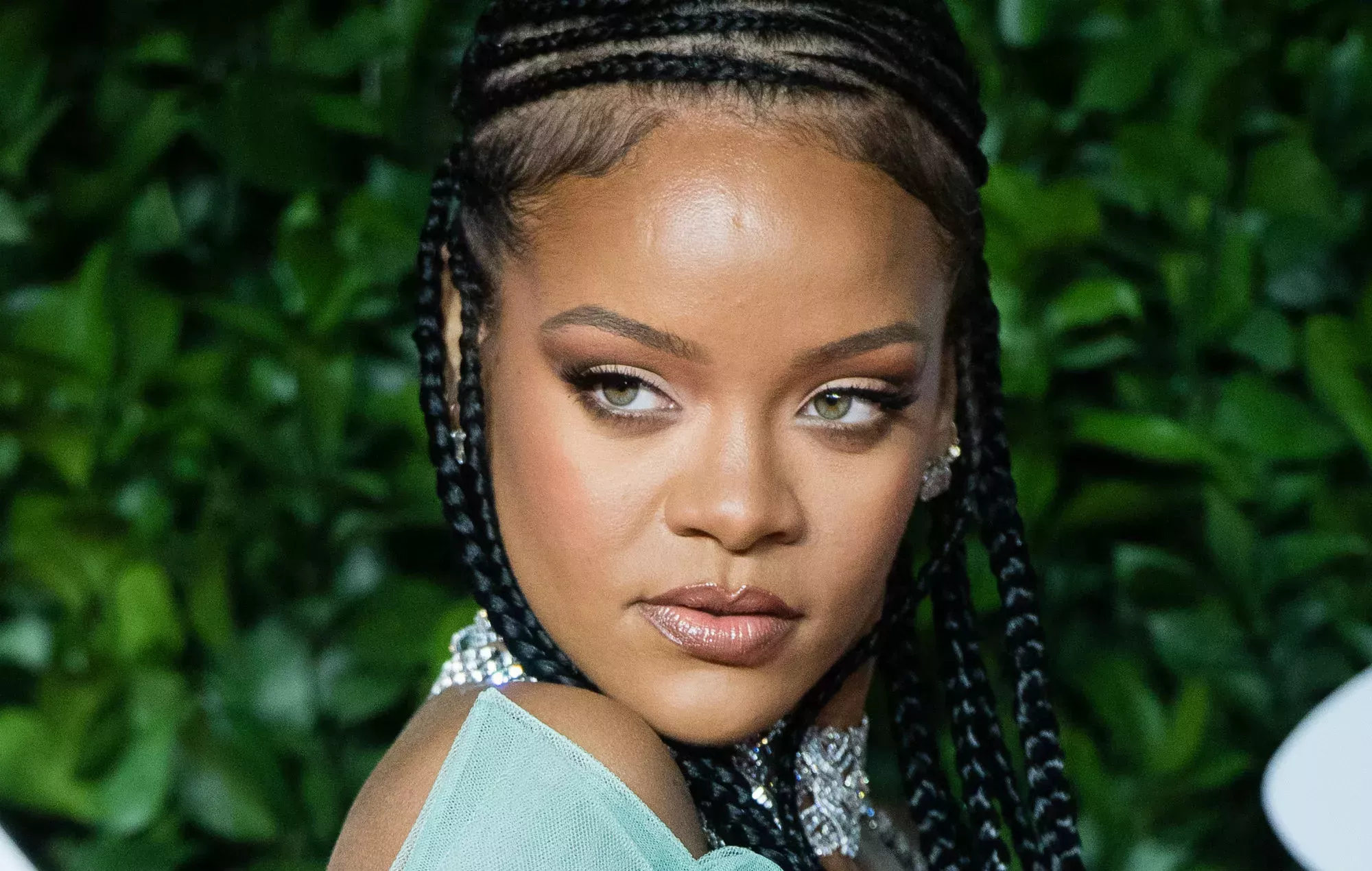 Rihanna responde a su nombramiento como la música femenina más rica del mundo