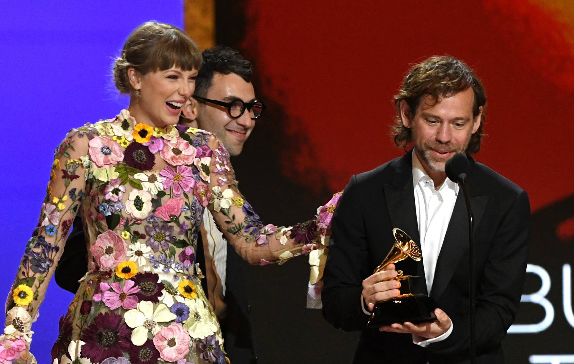 Taylor Swift recuerda que escuchó los instrumentales de Aaron Dessner "inmediatamente, intensamente visuales"