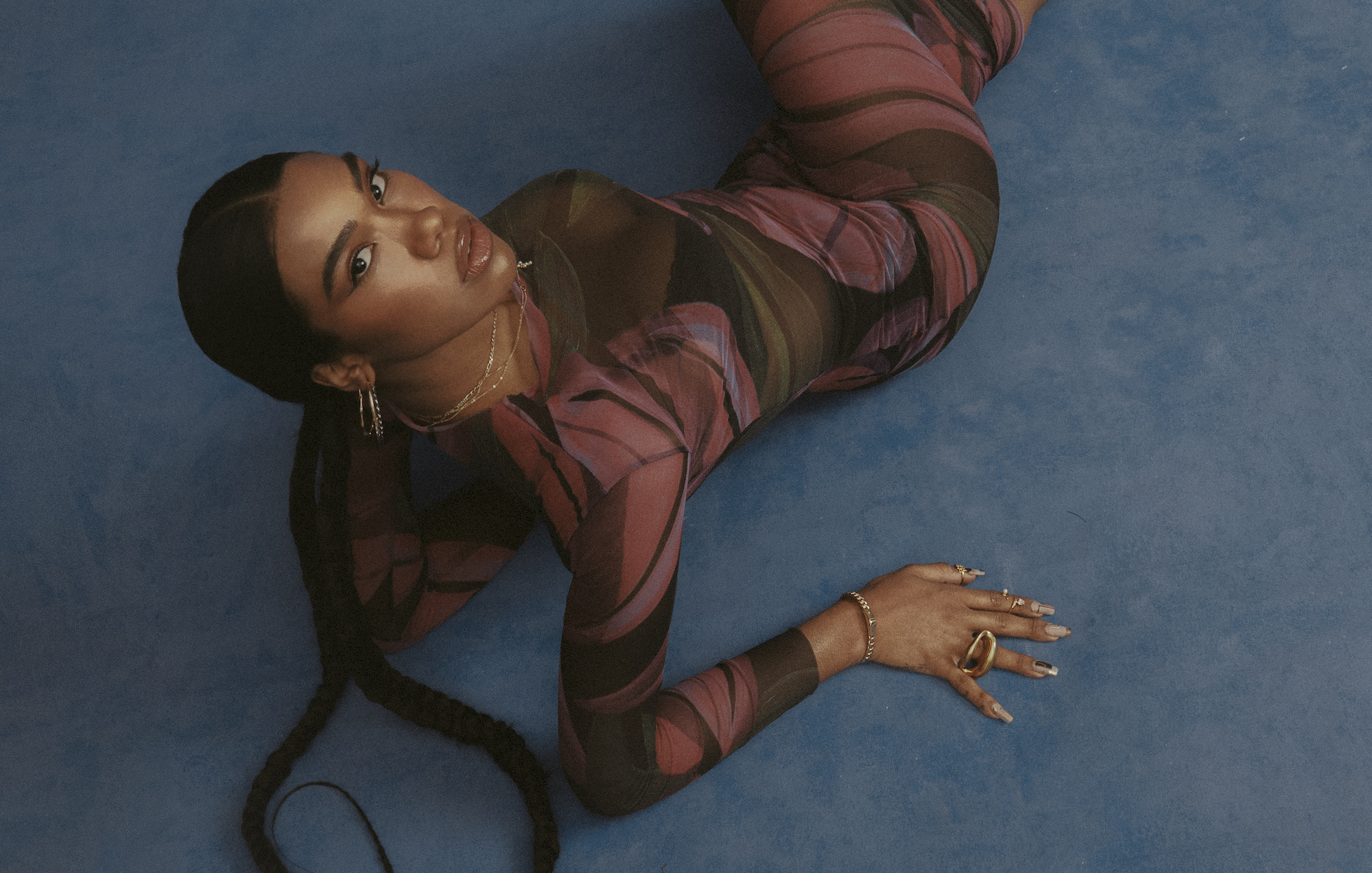 Amber Mark anuncia su álbum de debut "Three Dimensions Deep" y las fechas de su gira mundial