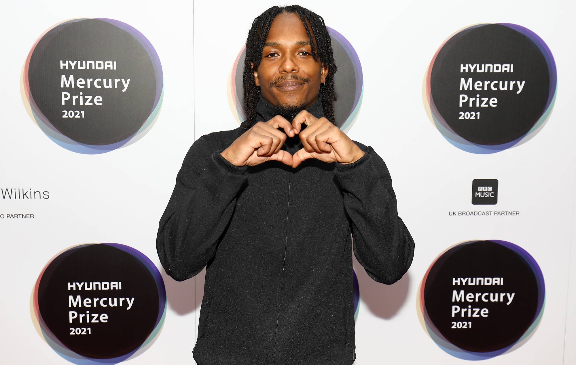 BERWYN: "Estoy sentado en cientos de canciones y algunas características de alto perfil"