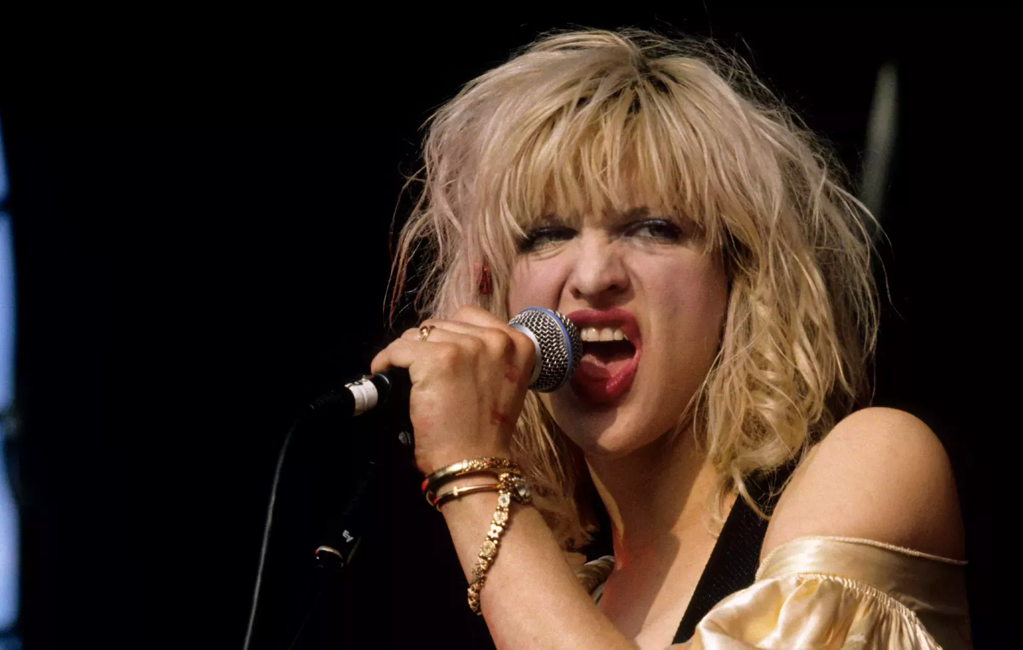 Courtney Love celebrará los 30 años de 'Pretty On The Inside' de Hole en una exposición de arte benéfica