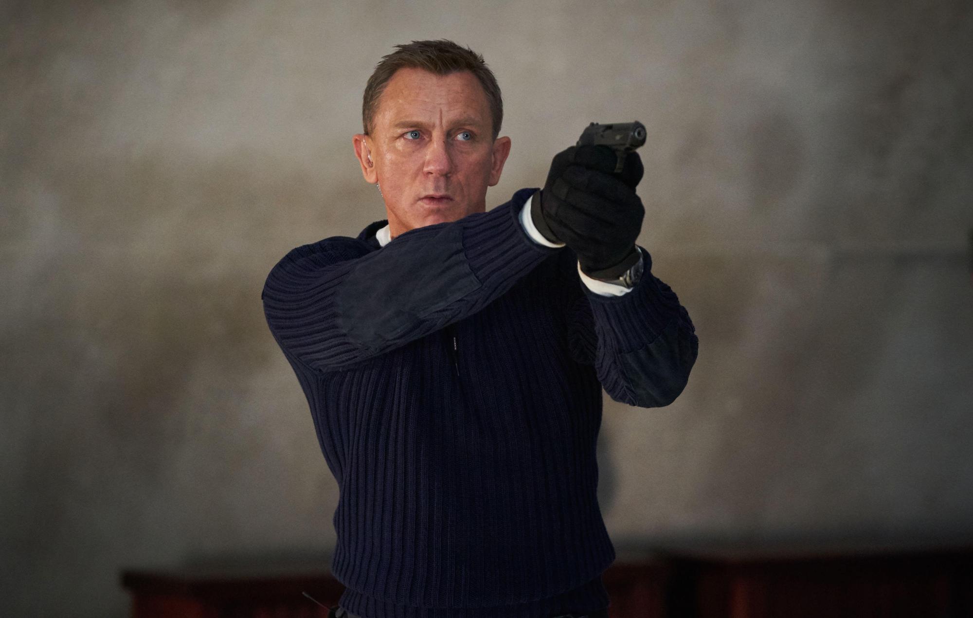 Daniel Craig dice que Bond no debería ser interpretado por una mujer