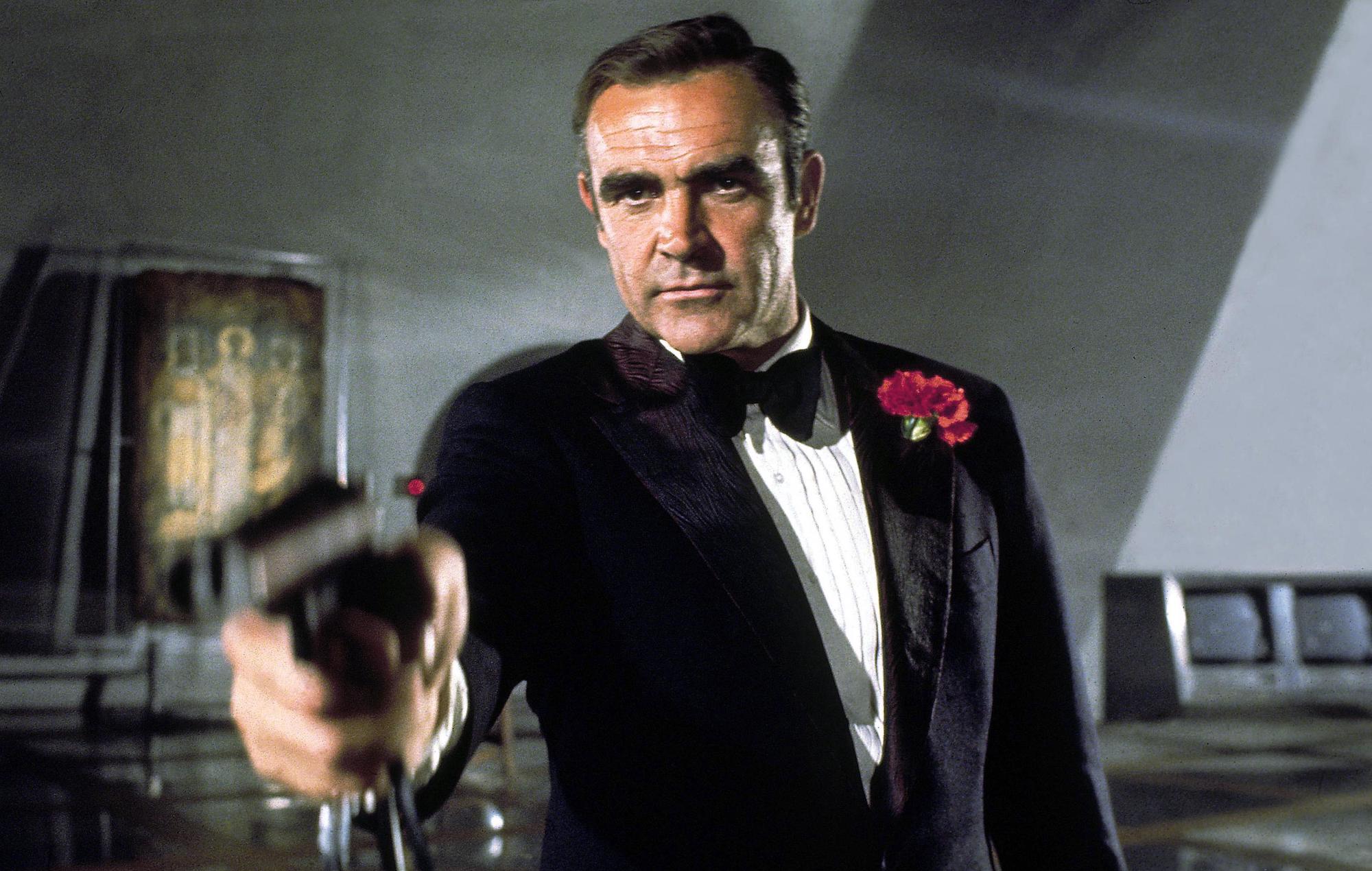 El director de 'No Time To Die' dice que el Bond de Sean Connery era "básicamente" un violador
