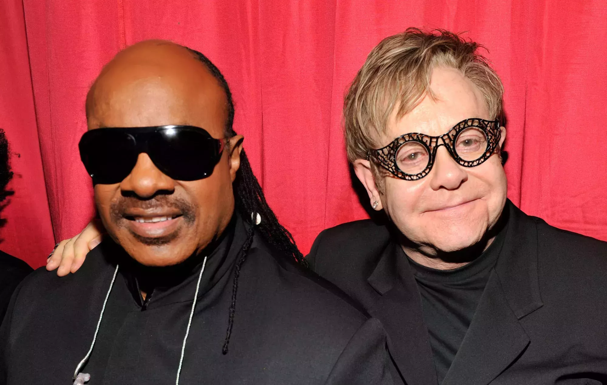Elton John y Stevie Wonder colaboran en el nuevo tema 'Finish Line'