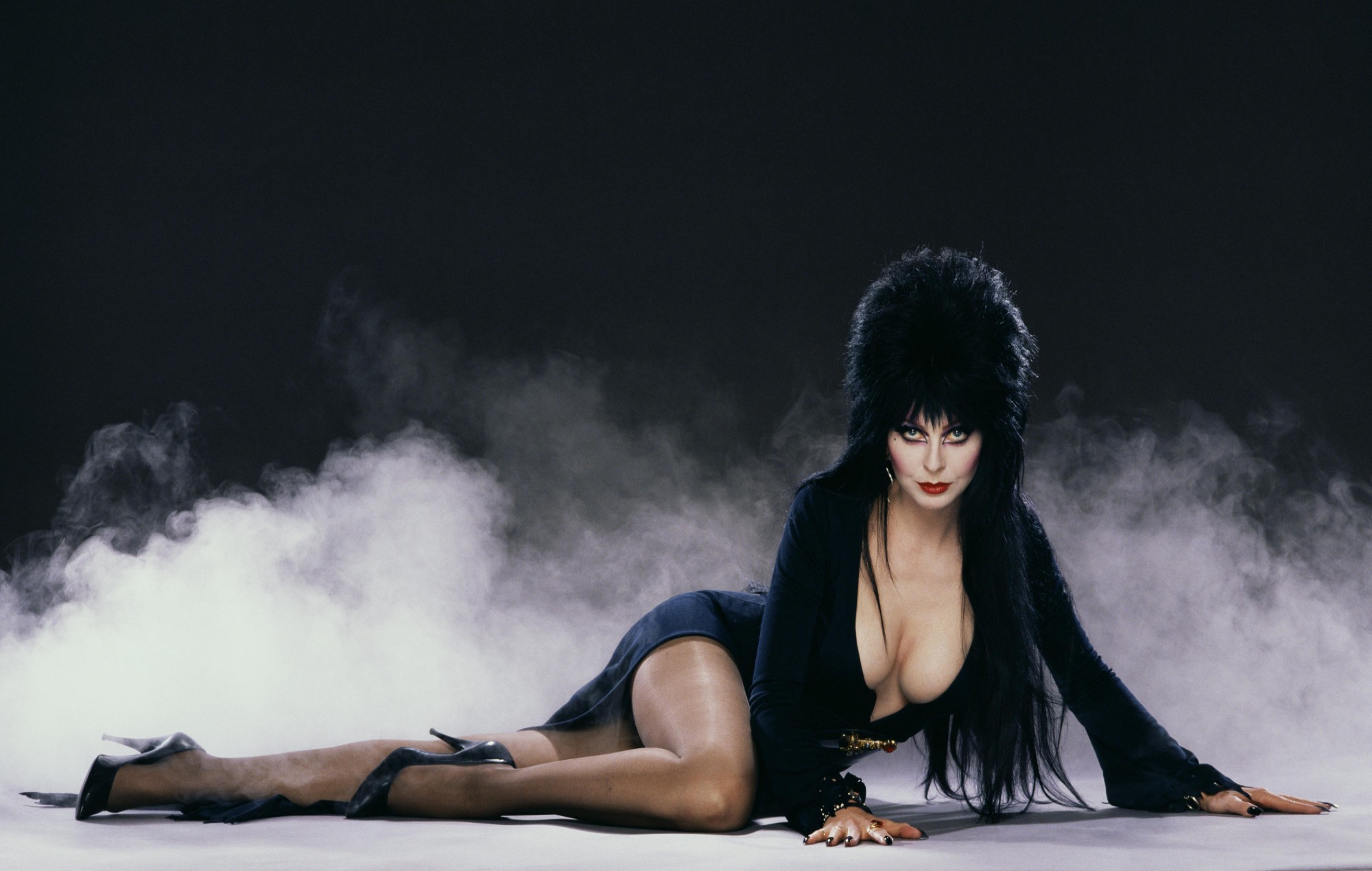 Elvira llega a Shudder para el especial del 40º aniversario