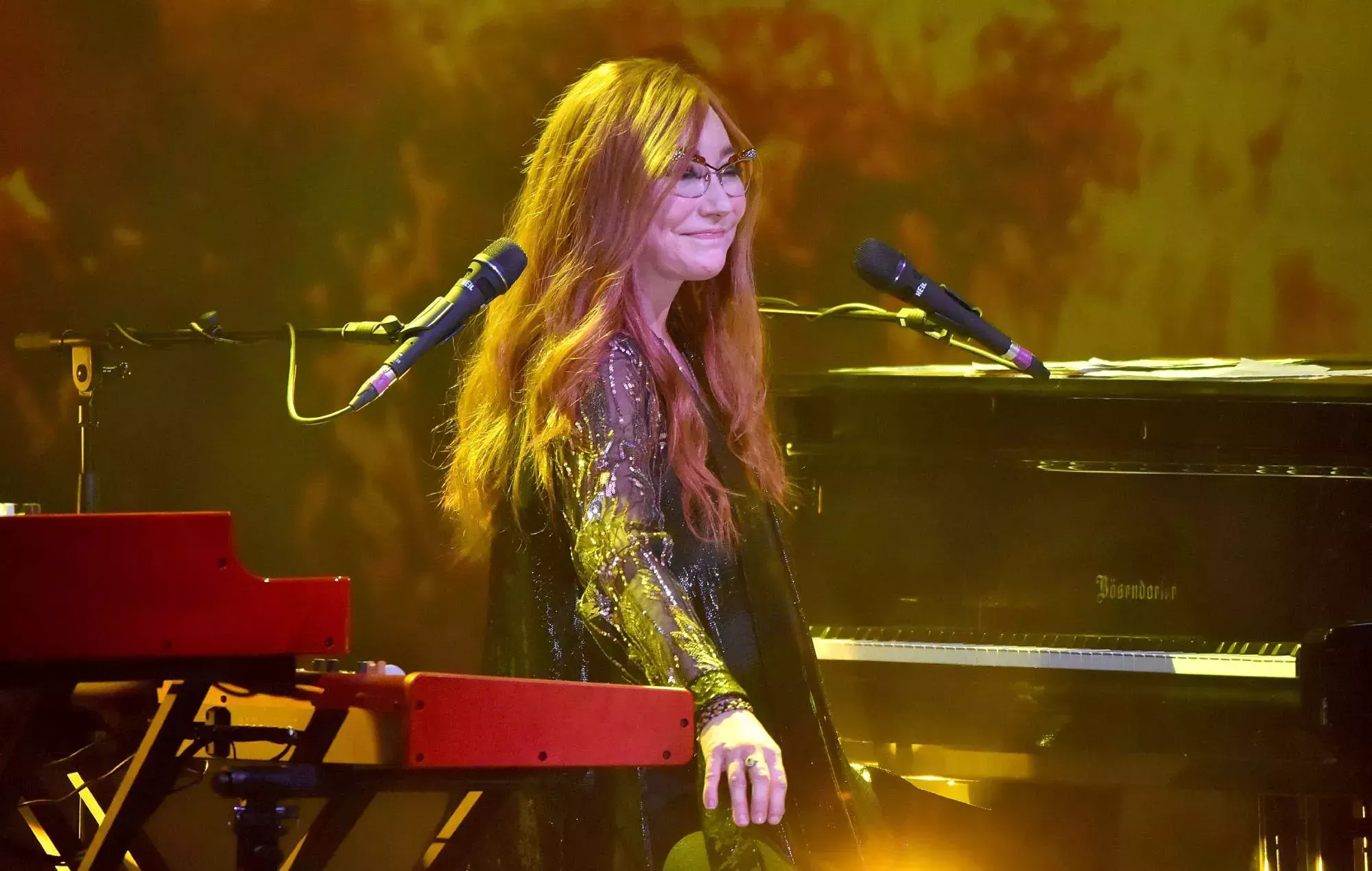 Escucha el nuevo single de Tori Amos 'Speaking With Trees'