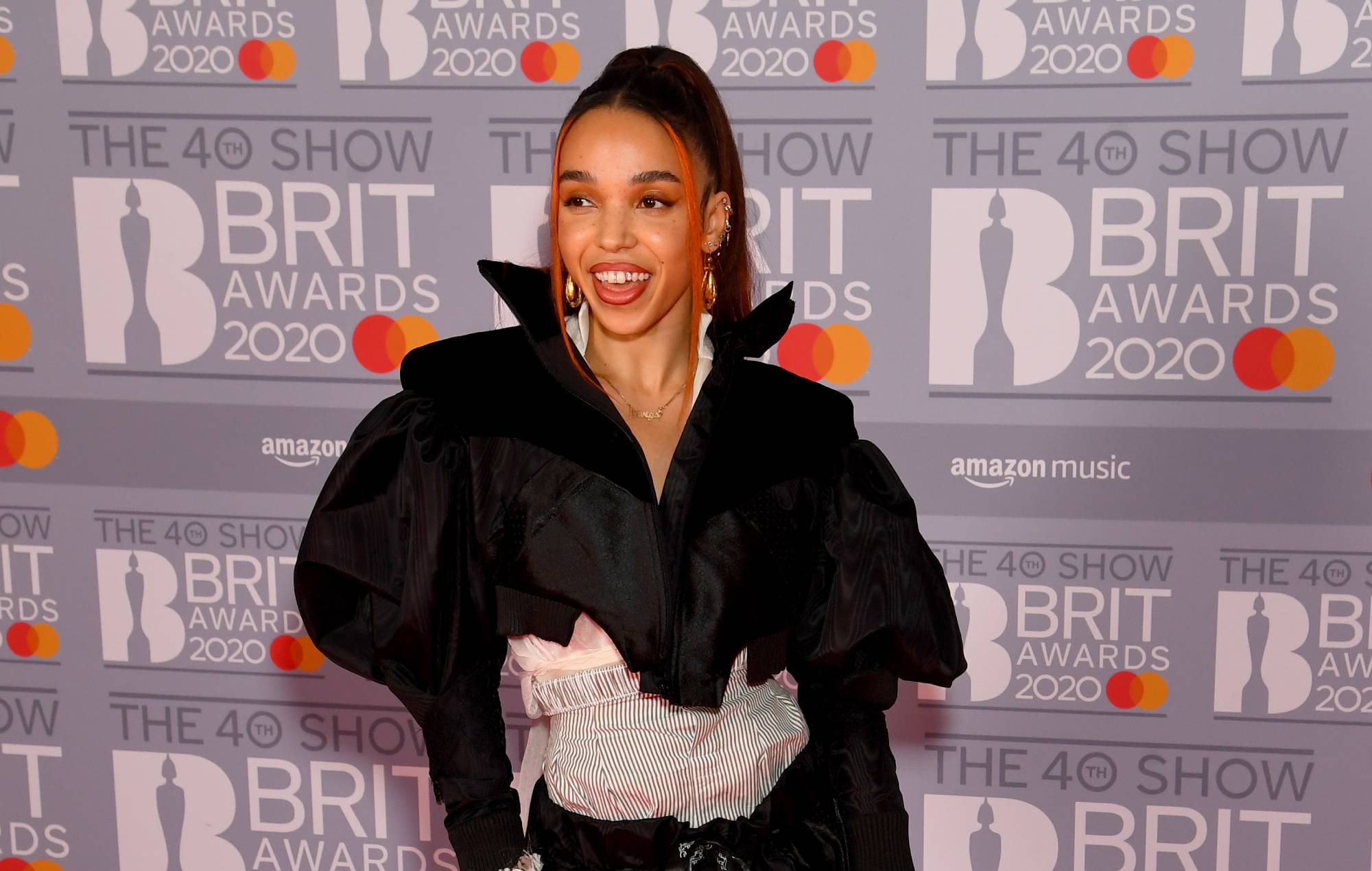 FKA Twigs insinúa una nueva mixtape "profunda, emocional y honesta"