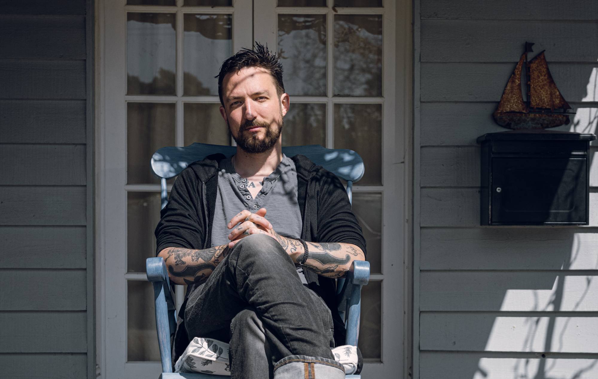 Frank Turner anuncia su nuevo álbum 'FTHC' y comparte el single 'Haven't Been Doing So Well'