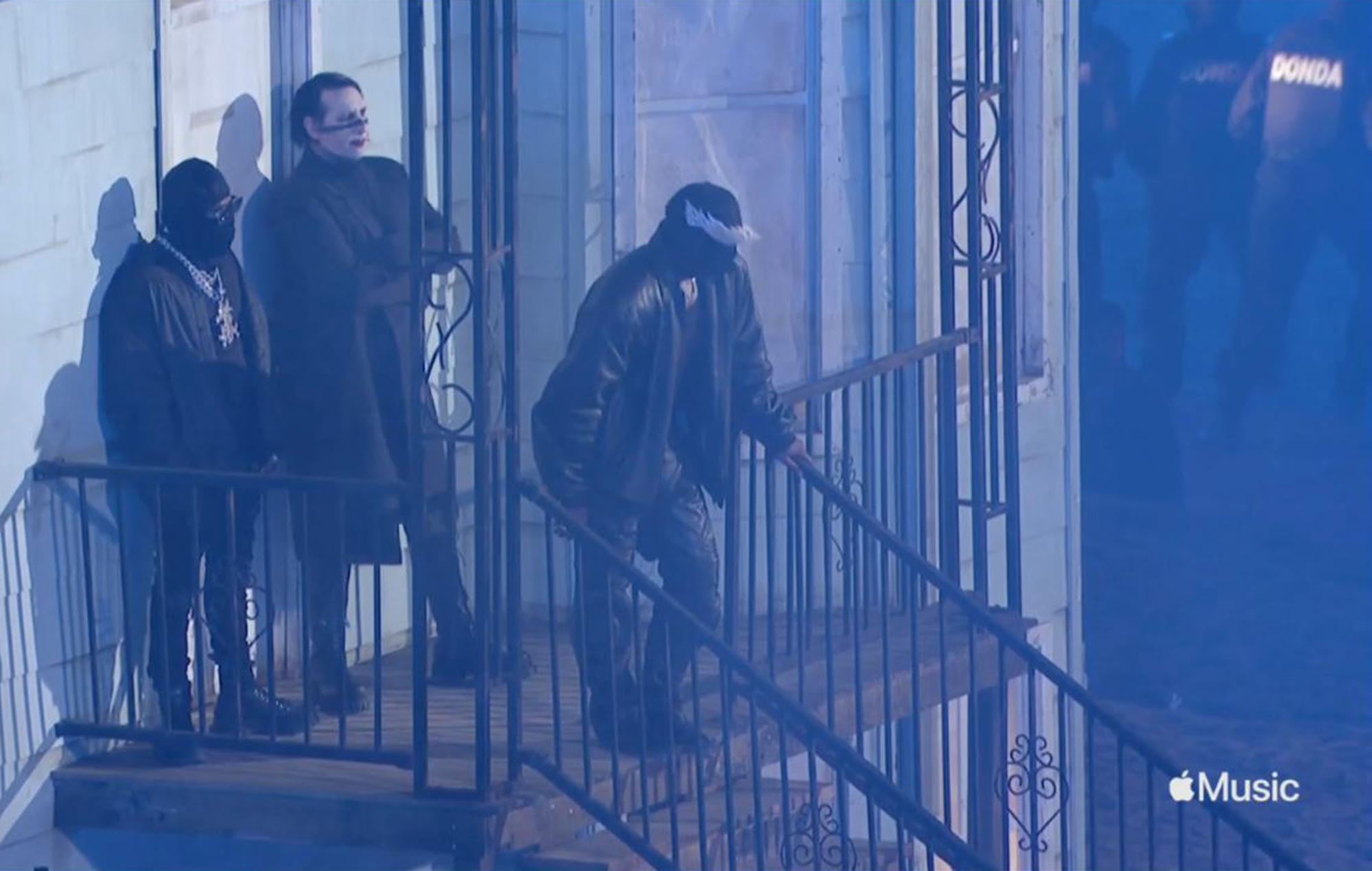 Kanye West redobla su apoyo a Marilyn Manson llevando una camiseta a la fiesta con Diddy