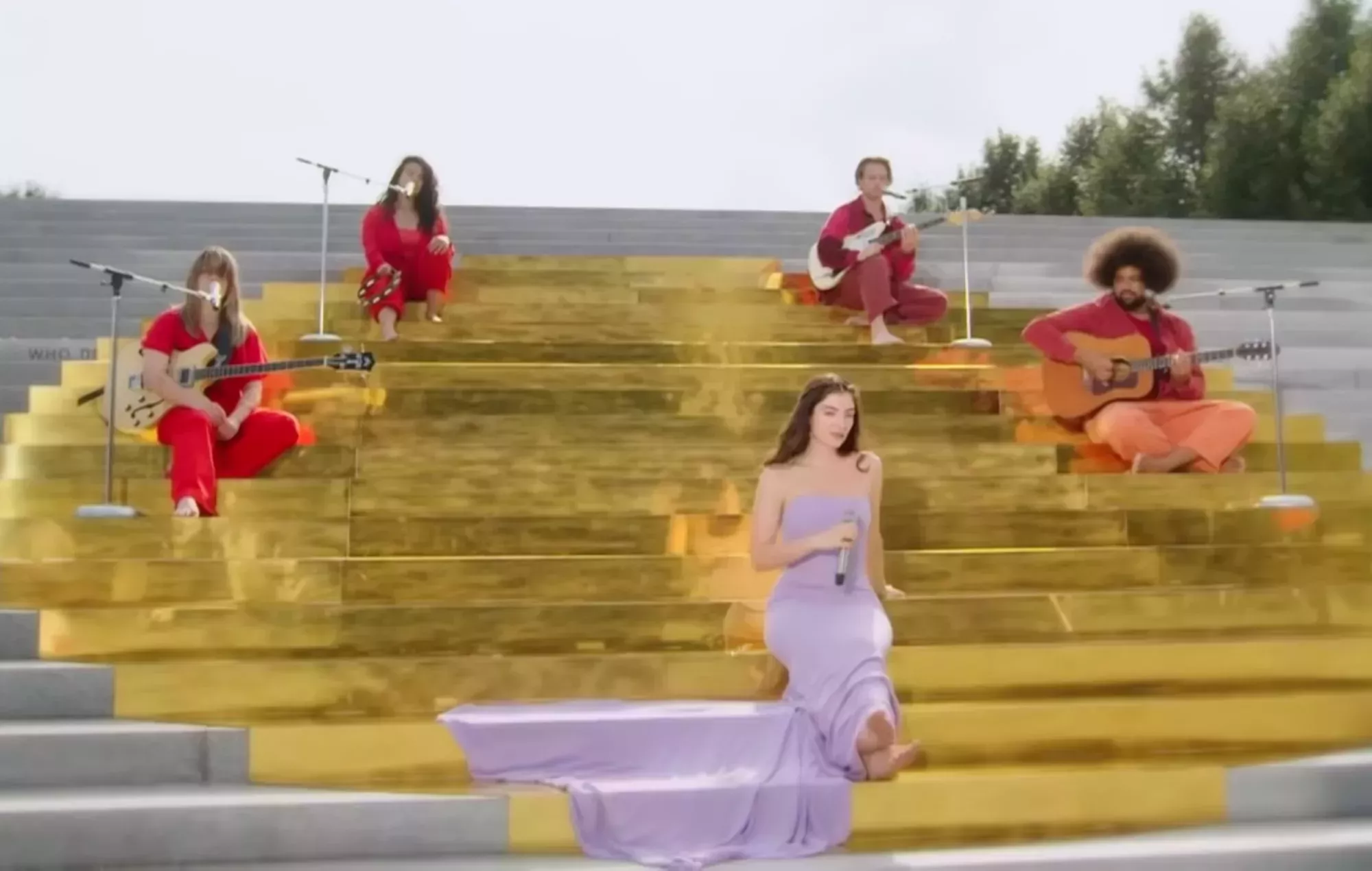 Lorde lanza un mensaje medioambiental e interpreta 