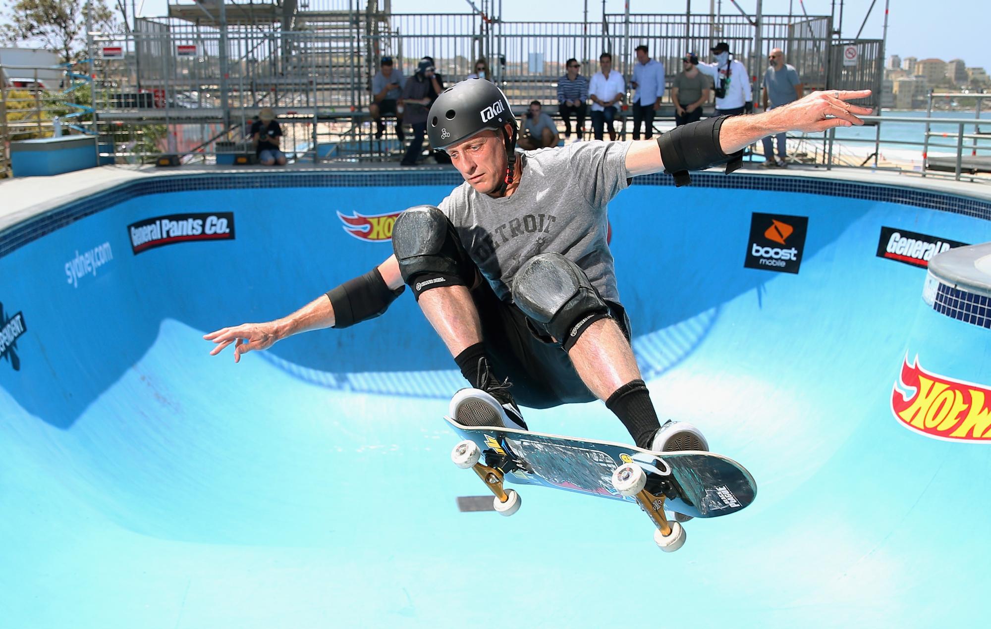 Mira cómo Tony Hawk canta la versión de Millencolin 'No Cigar' de la banda sonora de 'Pro Skater 2'