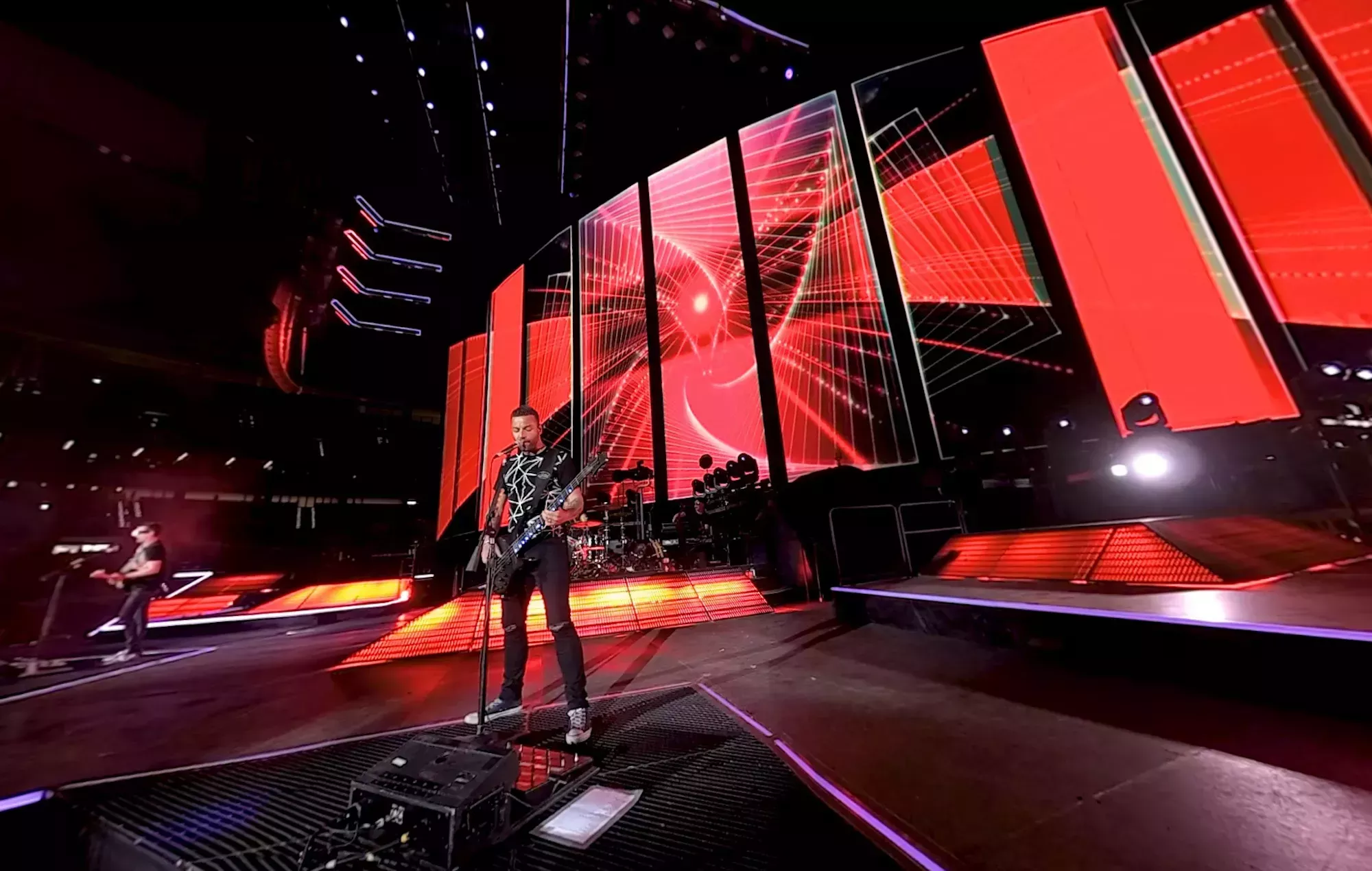 Muse anuncia su nueva experiencia de concierto en RV 'Enter The Simulation'