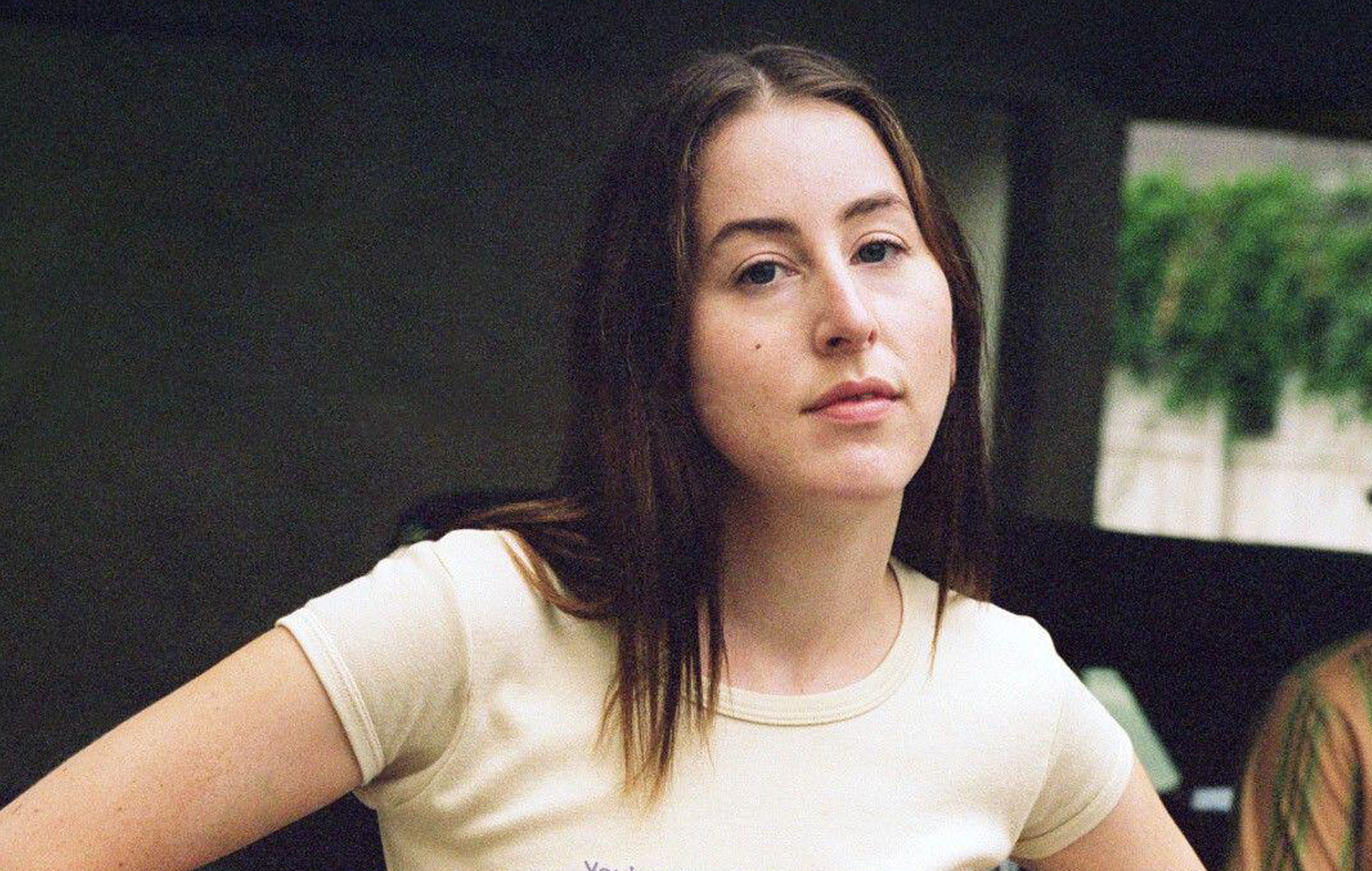 Alana Haim sobre la "enorme experiencia de crecimiento" del papel en la película PTA: "Tuve que aguantar"