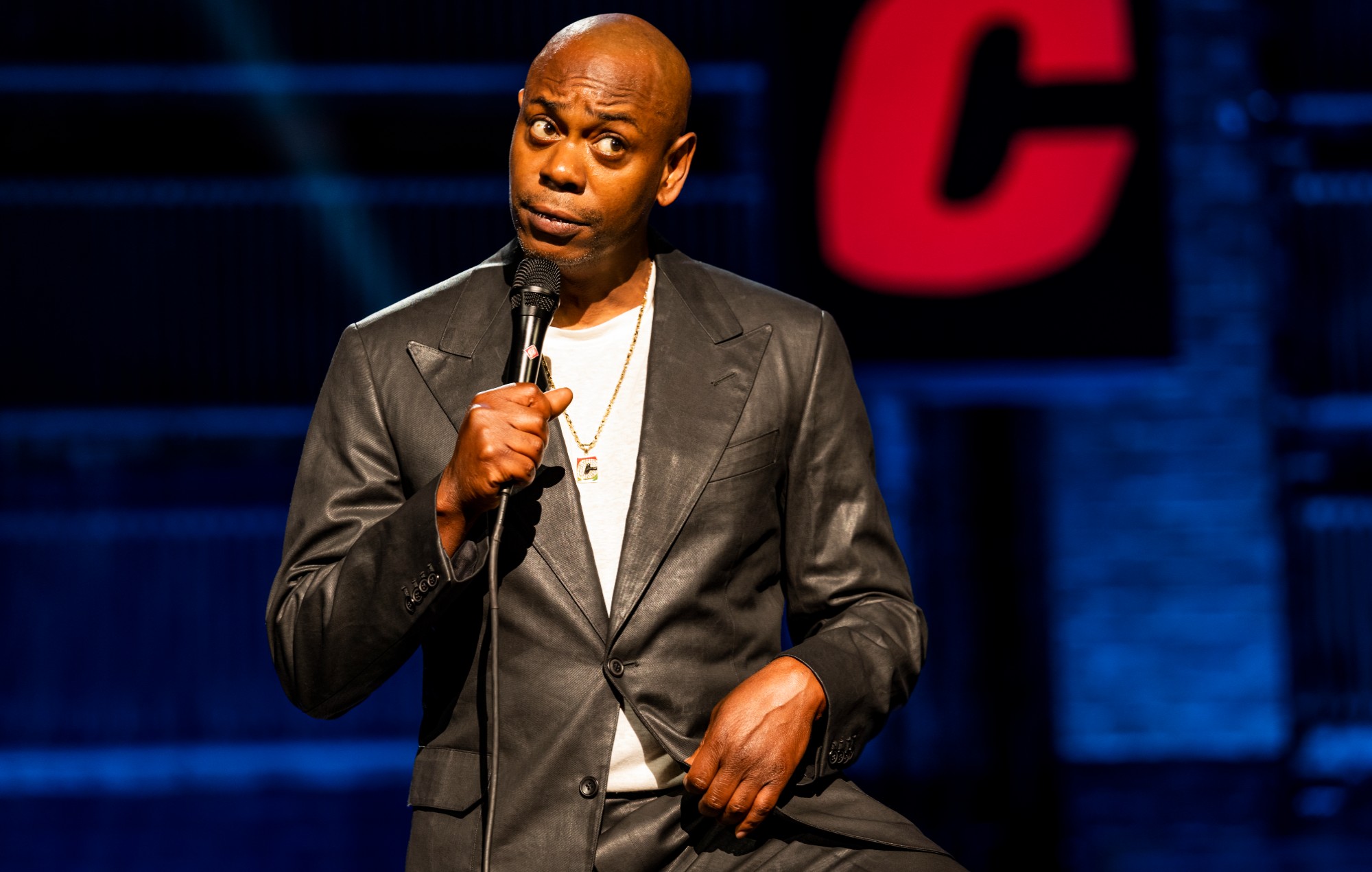 Dave Chappelle responde a las reacciones tras ser llamado "antitrans" por su especial de Netflix