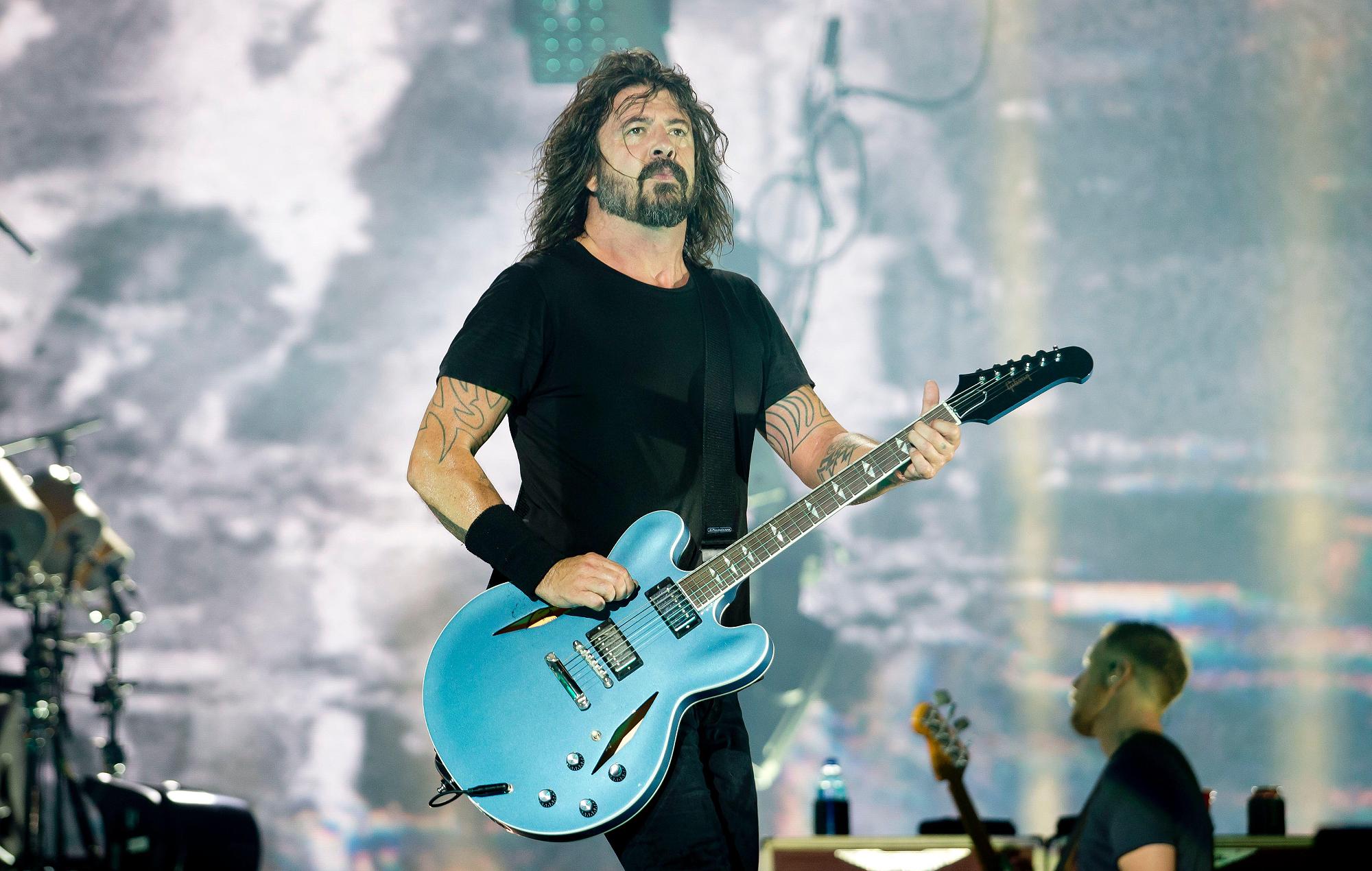 Dave Grohl dice que cree que el "dial está empezando a girar" de nuevo hacia la música de guitarra