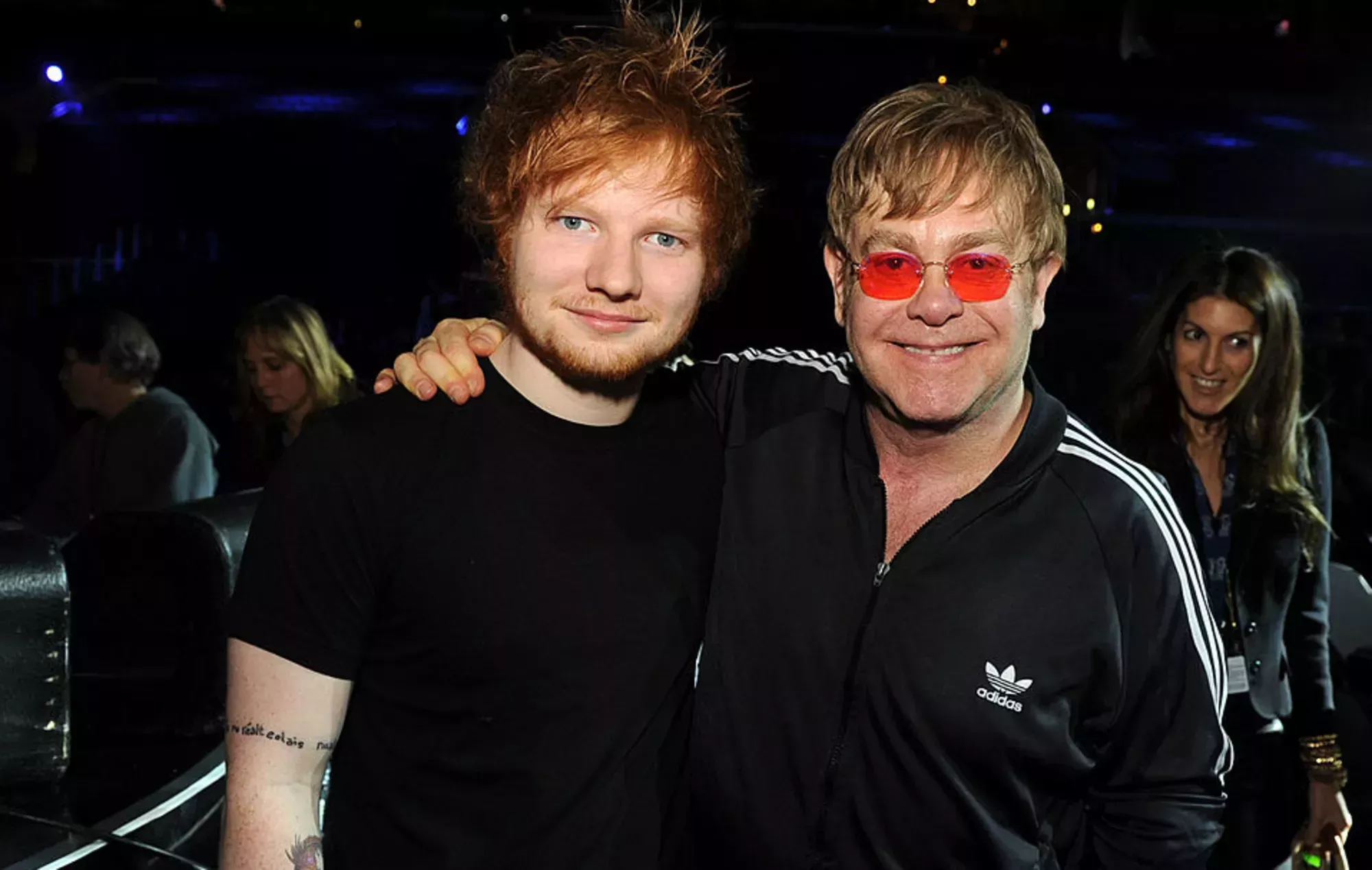 Ed Sheeran dice que Elton John le llama por teléfono todos los días