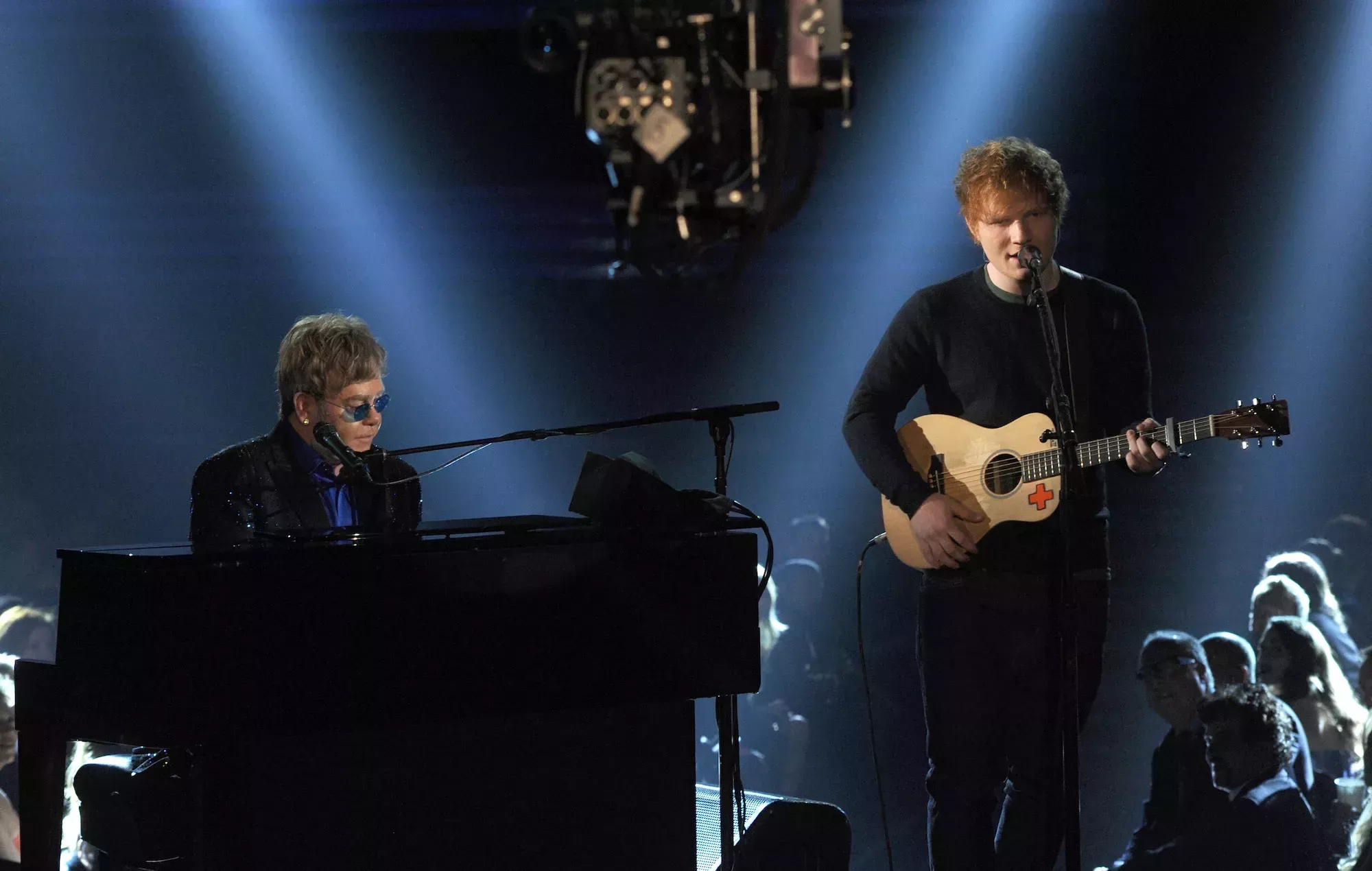 Ed Sheeran y Elton John lanzarán un single navideño conjunto