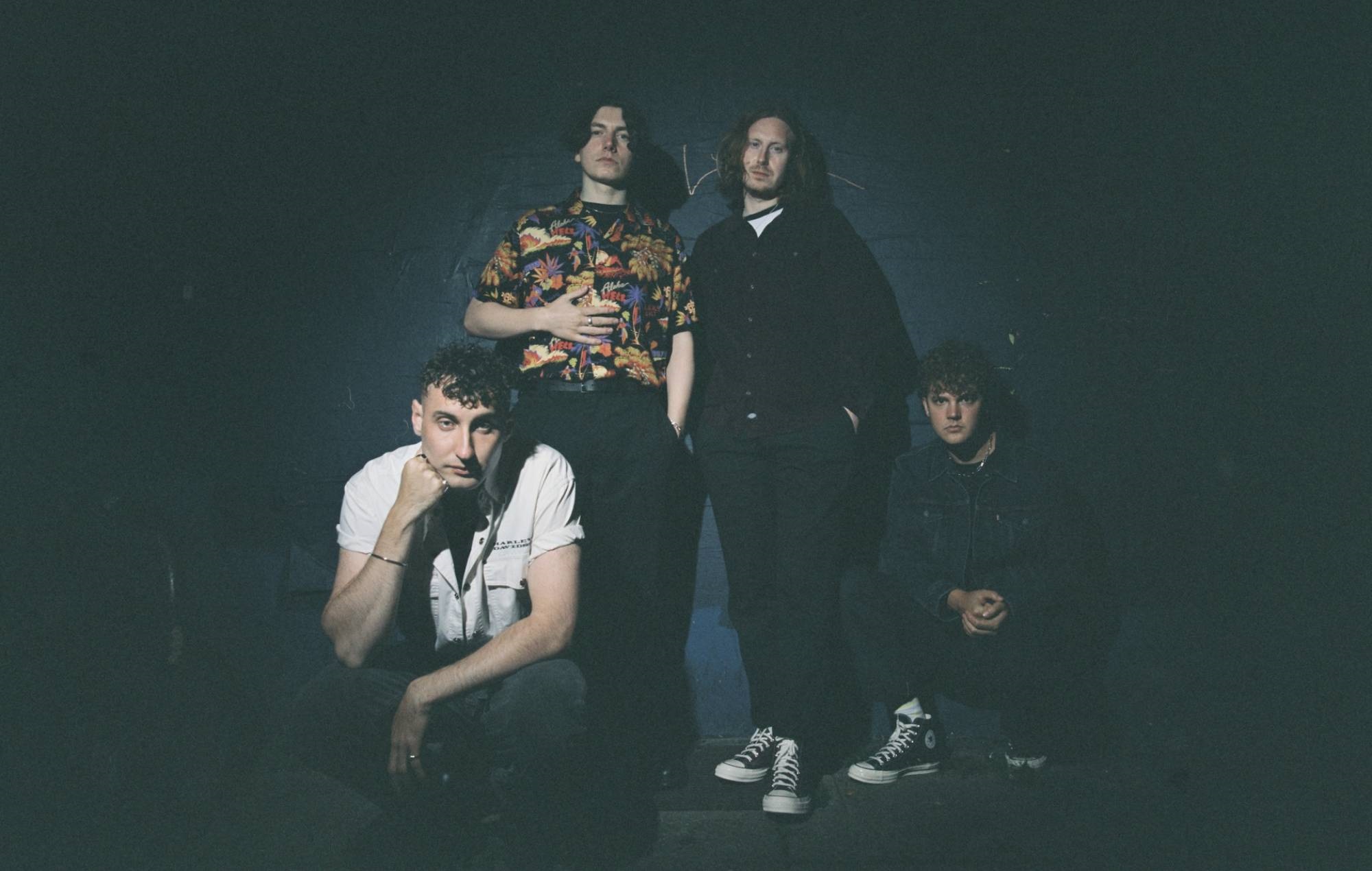 Escucha la nueva canción de Sea Girls "Again Again".