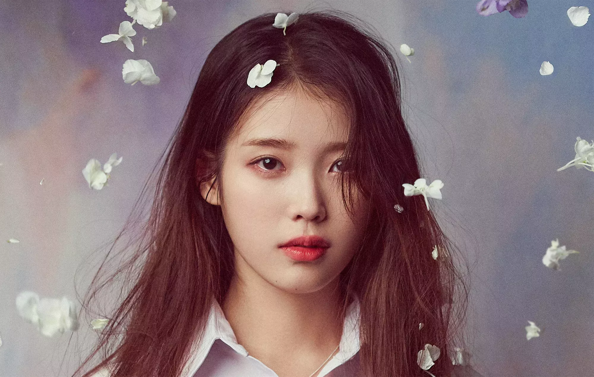 IU anuncia la fecha de lanzamiento de su próximo single digital 'Strawberry Moon'