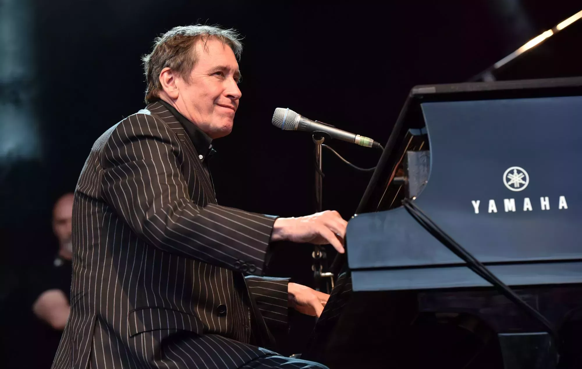 Jools Holland se convierte en accionista del pub londinense de propiedad comunitaria The Ravensbourne Arms