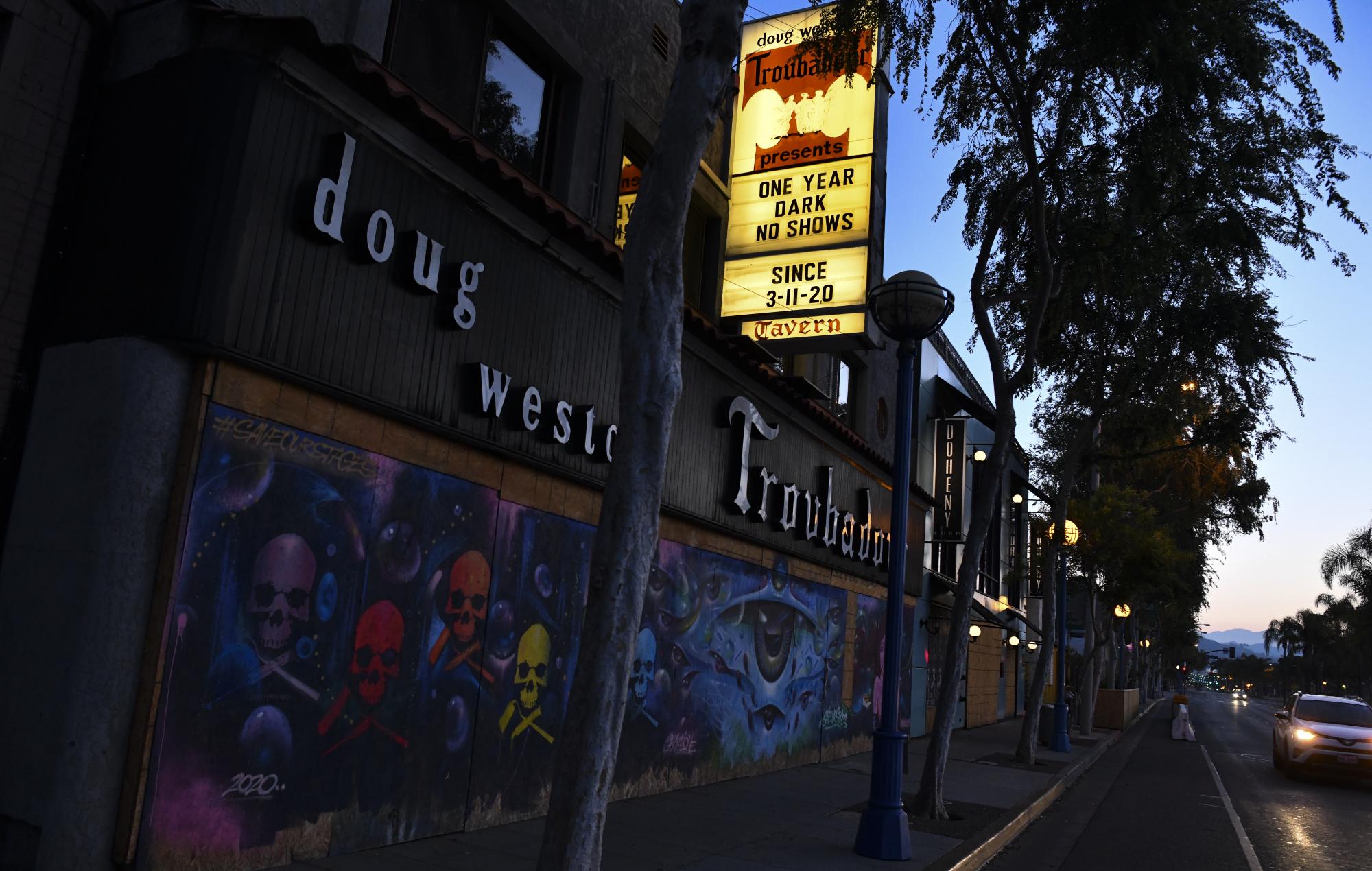 Los Ángeles exigirá la vacunación contra el COVID para los conciertos en interiores