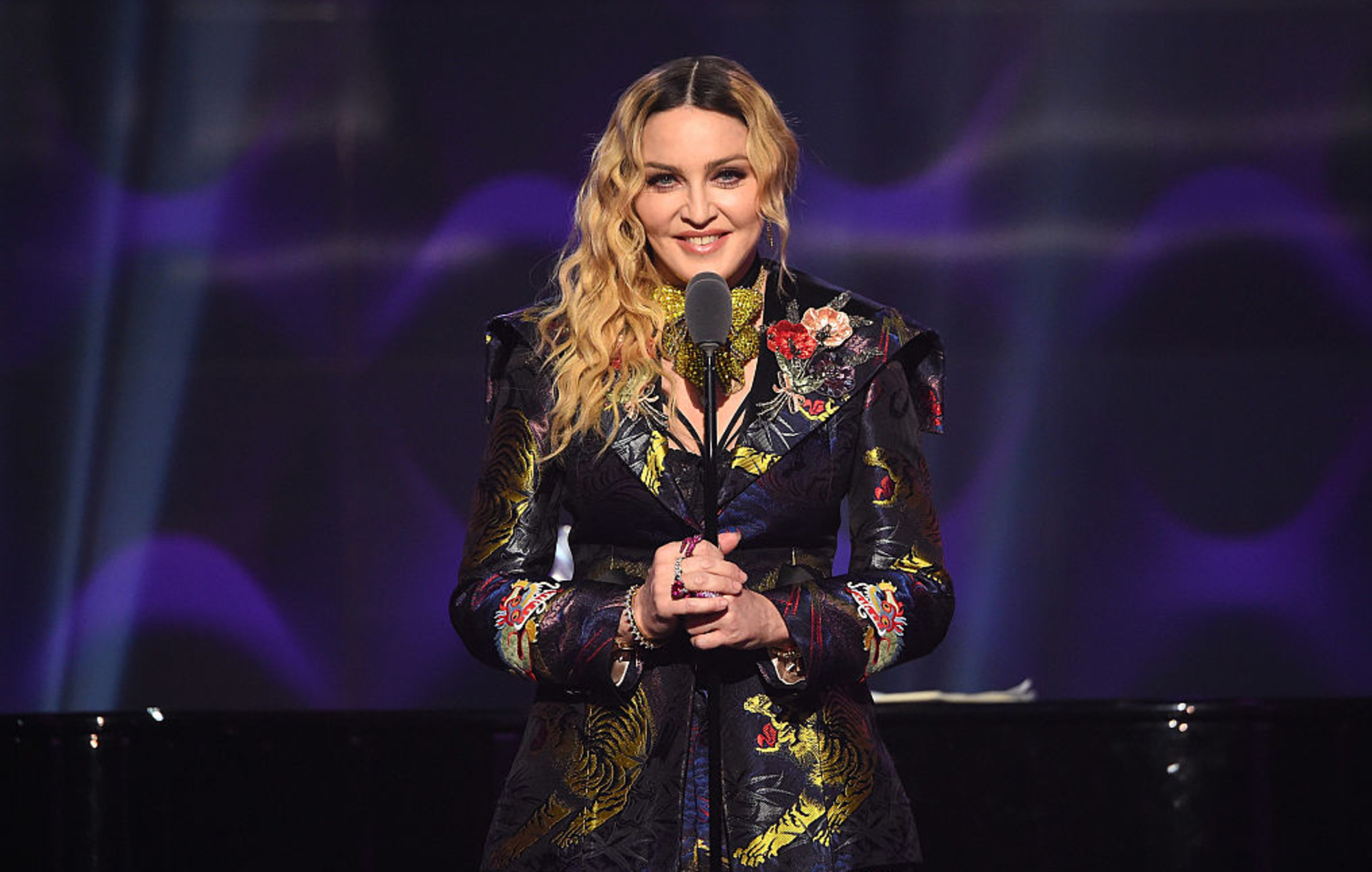Madonna dice que escribir su biopic es una "experiencia agotadora y desafiante"