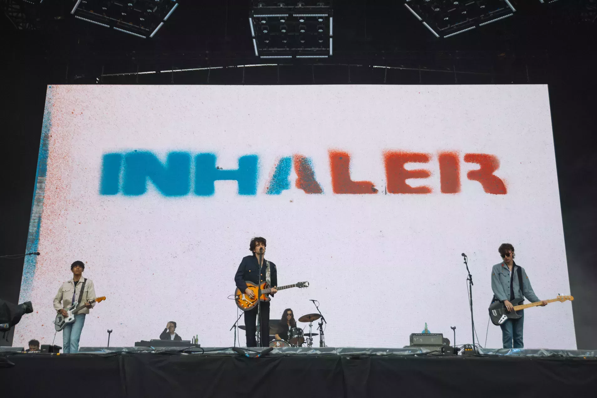 Revive la gira de verano de Inhaler con el vídeo de 'My Honest Face'