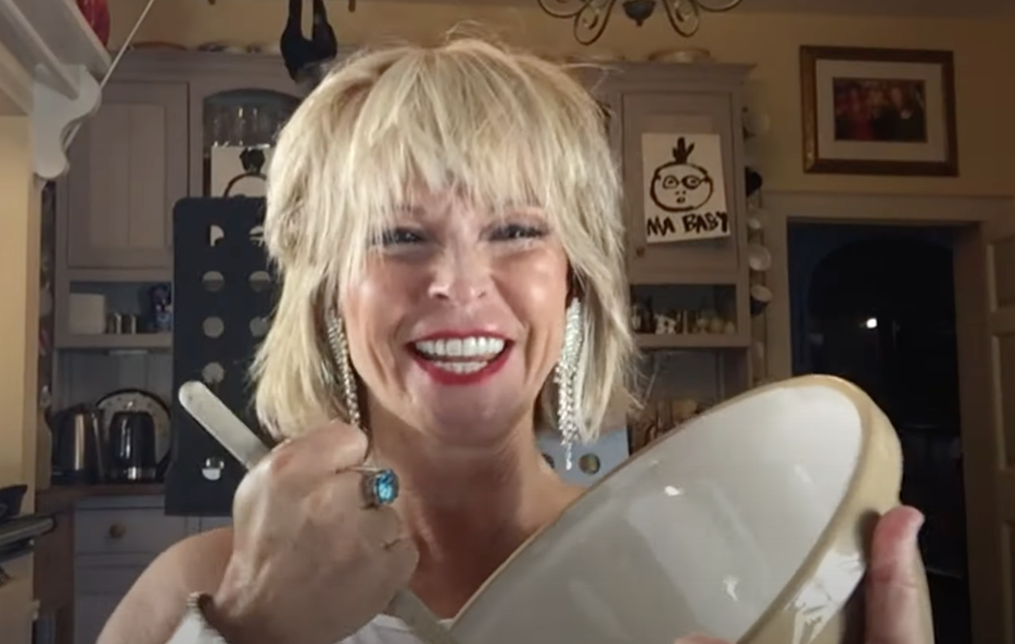 Robert Fripp y Toyah Willcox comparten la mejor interpretación en la cocina de 'Peaches' de The Stranglers