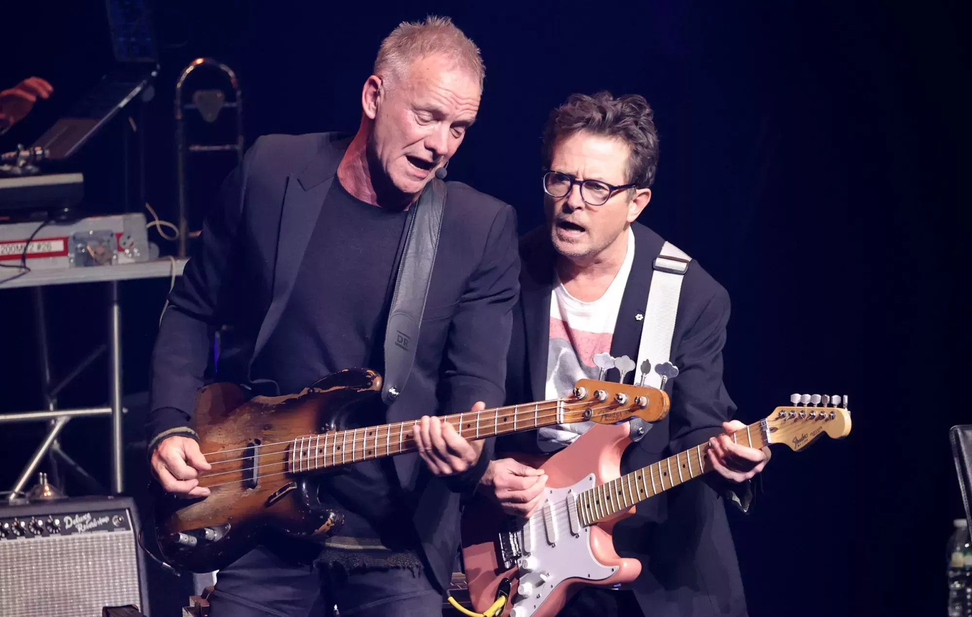 Sting se une a Michael J. Fox en el escenario para recaudar fondos para el Parkinson