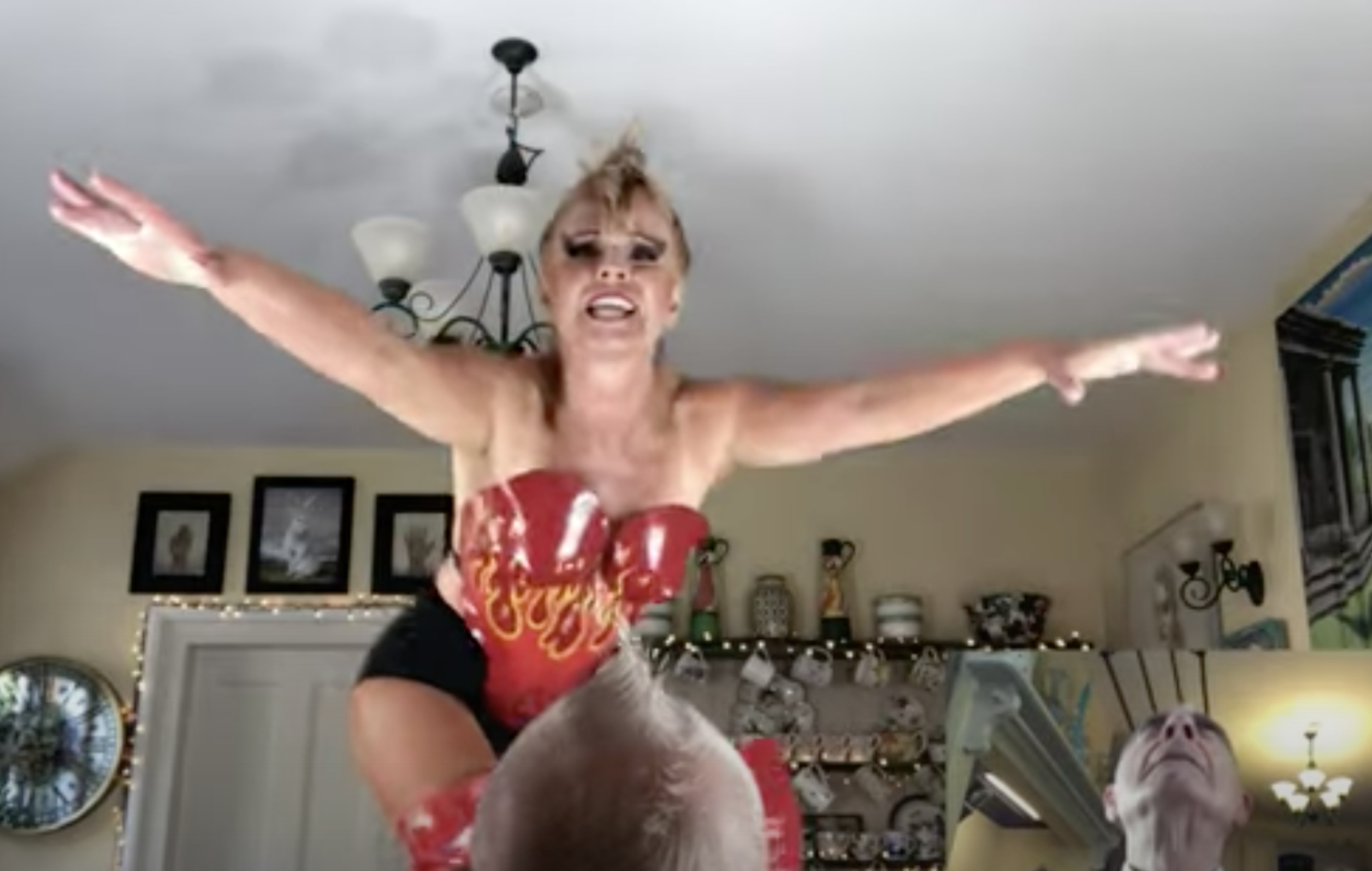 Vea a Toyah Willcox interpretando una versión de 'Sympathy For The Devil' de los Rolling Stones