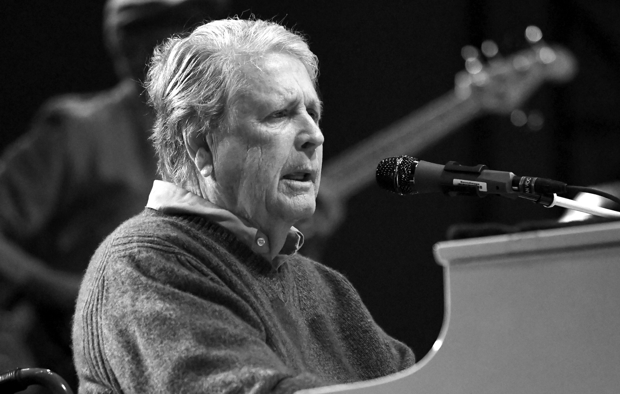 Vea el tráiler del nuevo documental de Brian Wilson 'Long Promised Road'
