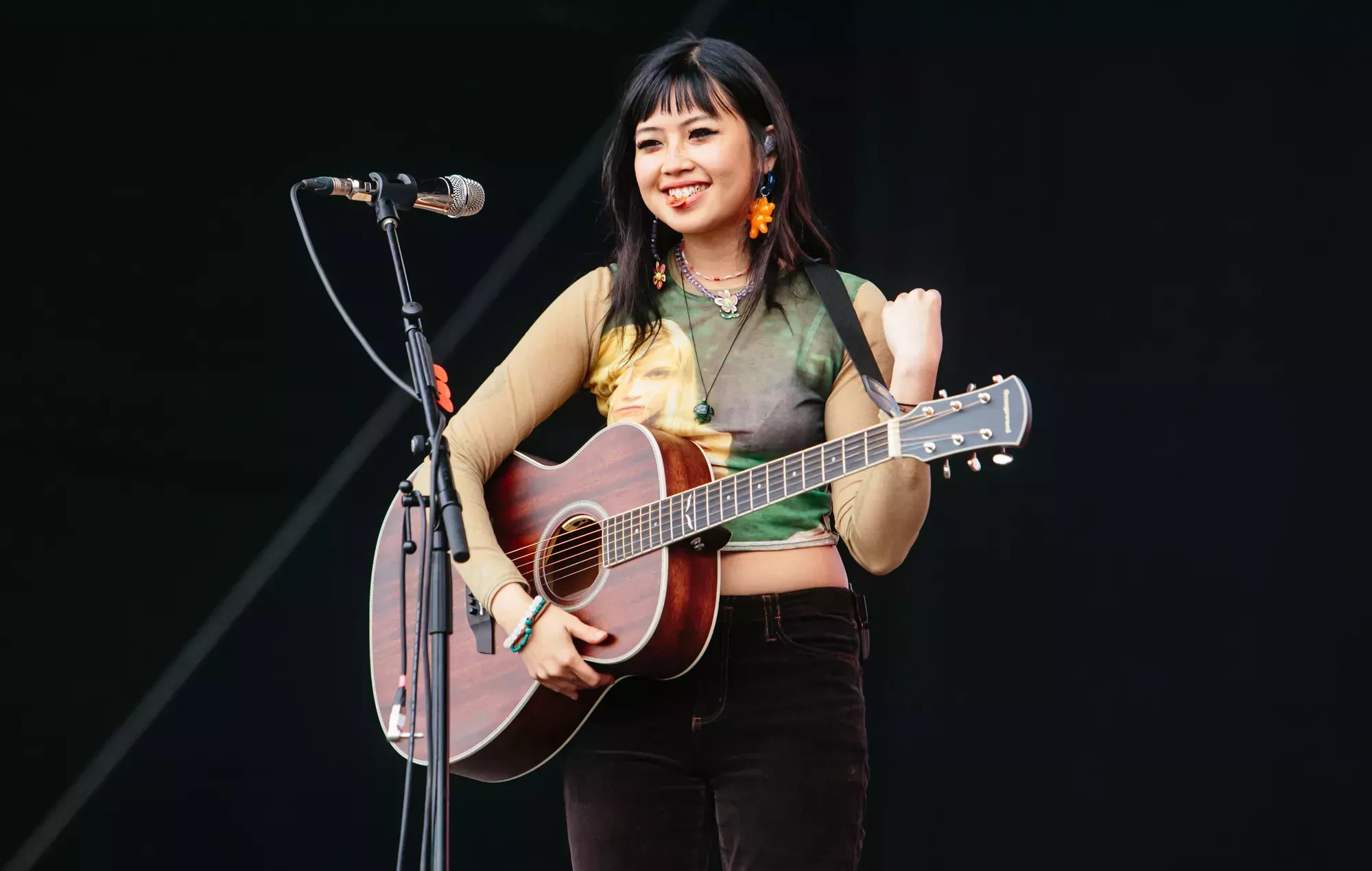 Beabadoobee dice que cada canción de su nuevo álbum 