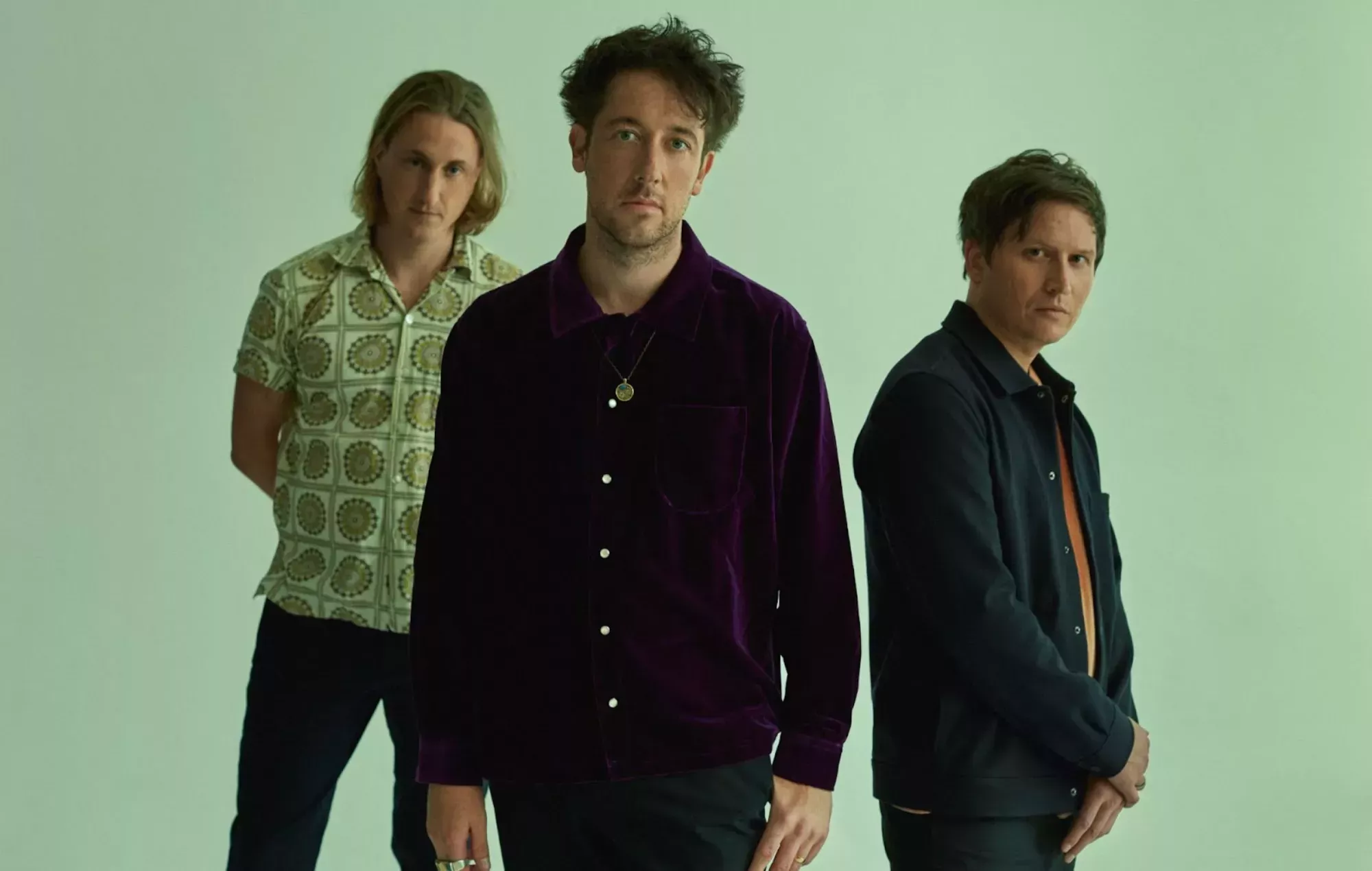 Escucha el nuevo single de The Wombats 'Everything I Love Is Going To Die'