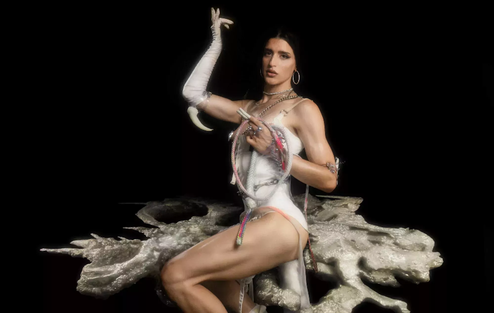 Escucha el nuevo tema glitchy de Arca 'Queer' con Planningtorock