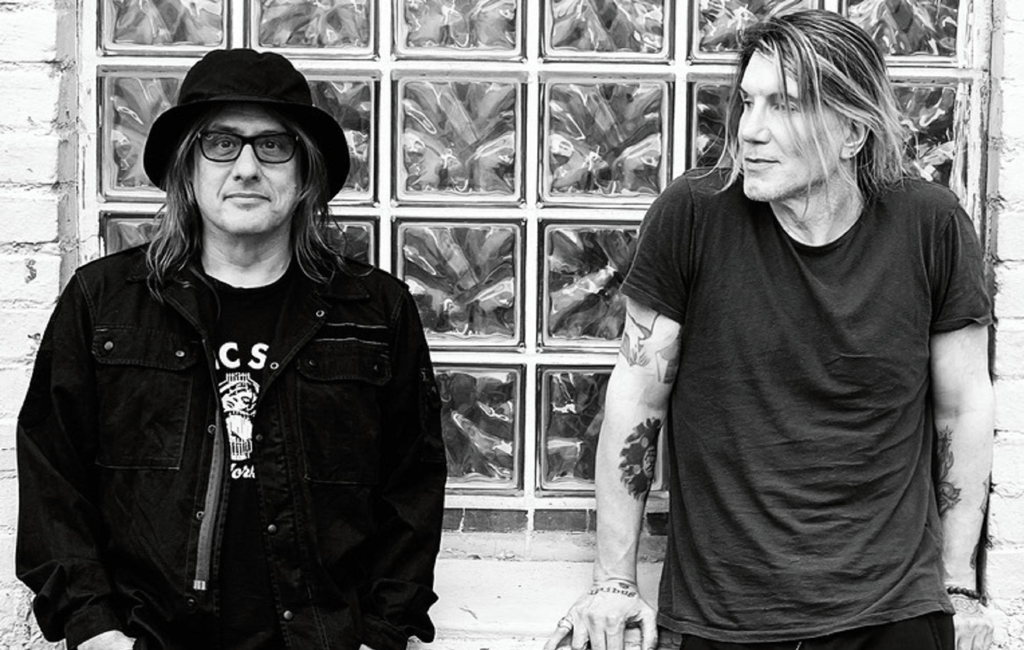 Goo Goo Dolls comparte dos nuevas canciones de la versión de lujo de 'It's Christmas All Over'