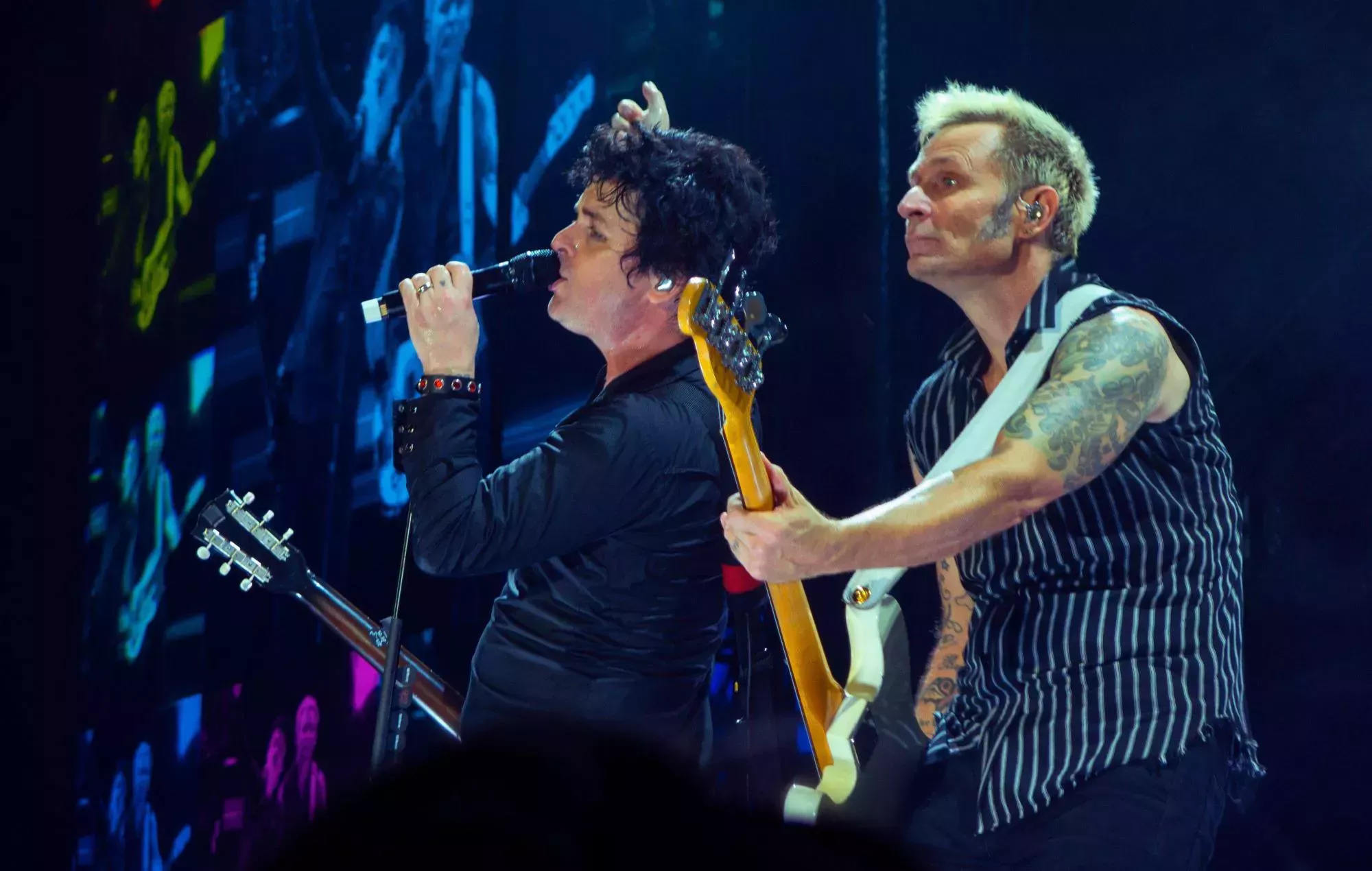Green Day desentierra la interpretación de 1998 de 'Hitchin' A Ride' - escucha