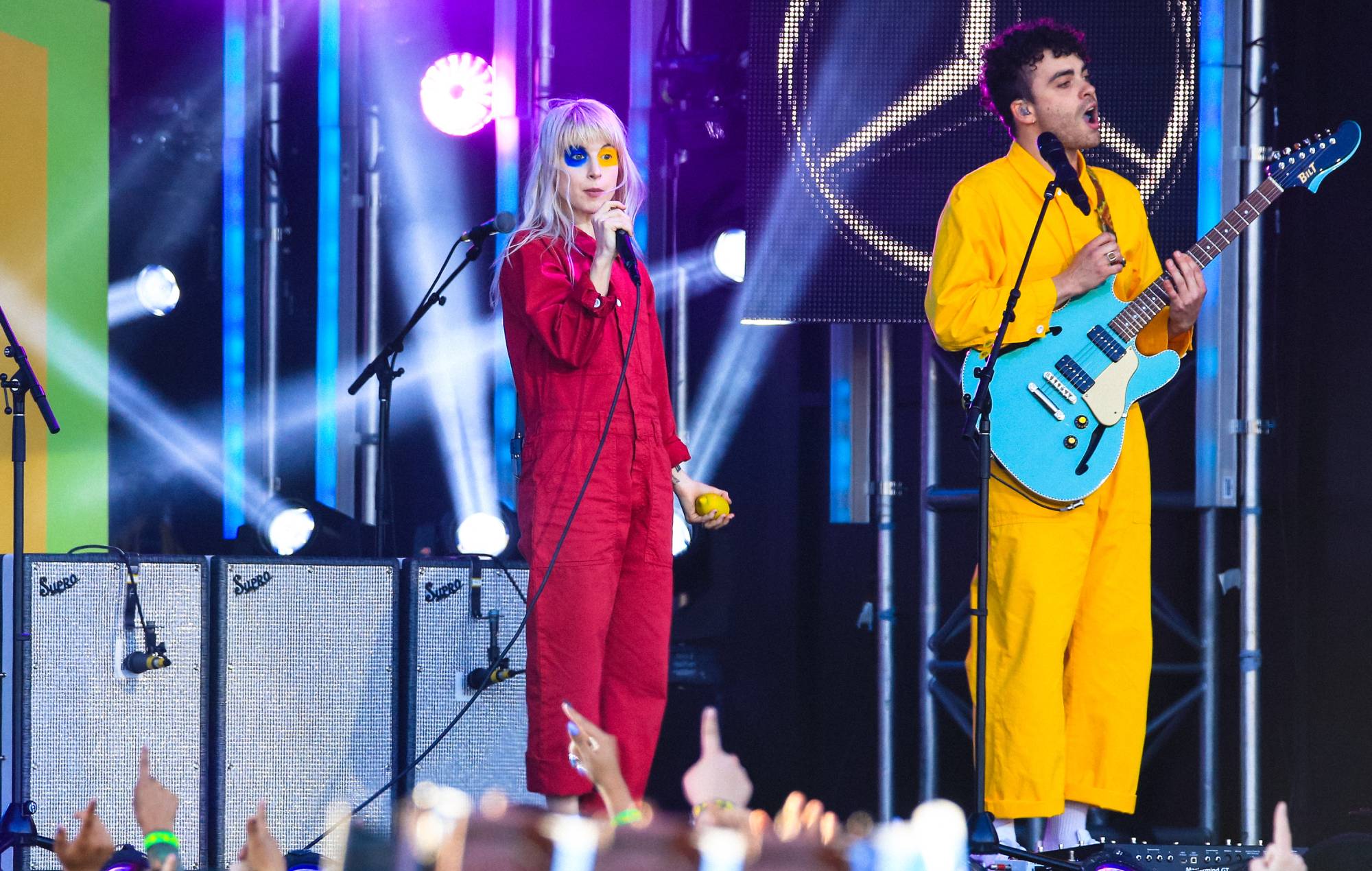 Hayley Williams se burla del regreso de Paramore el próximo año