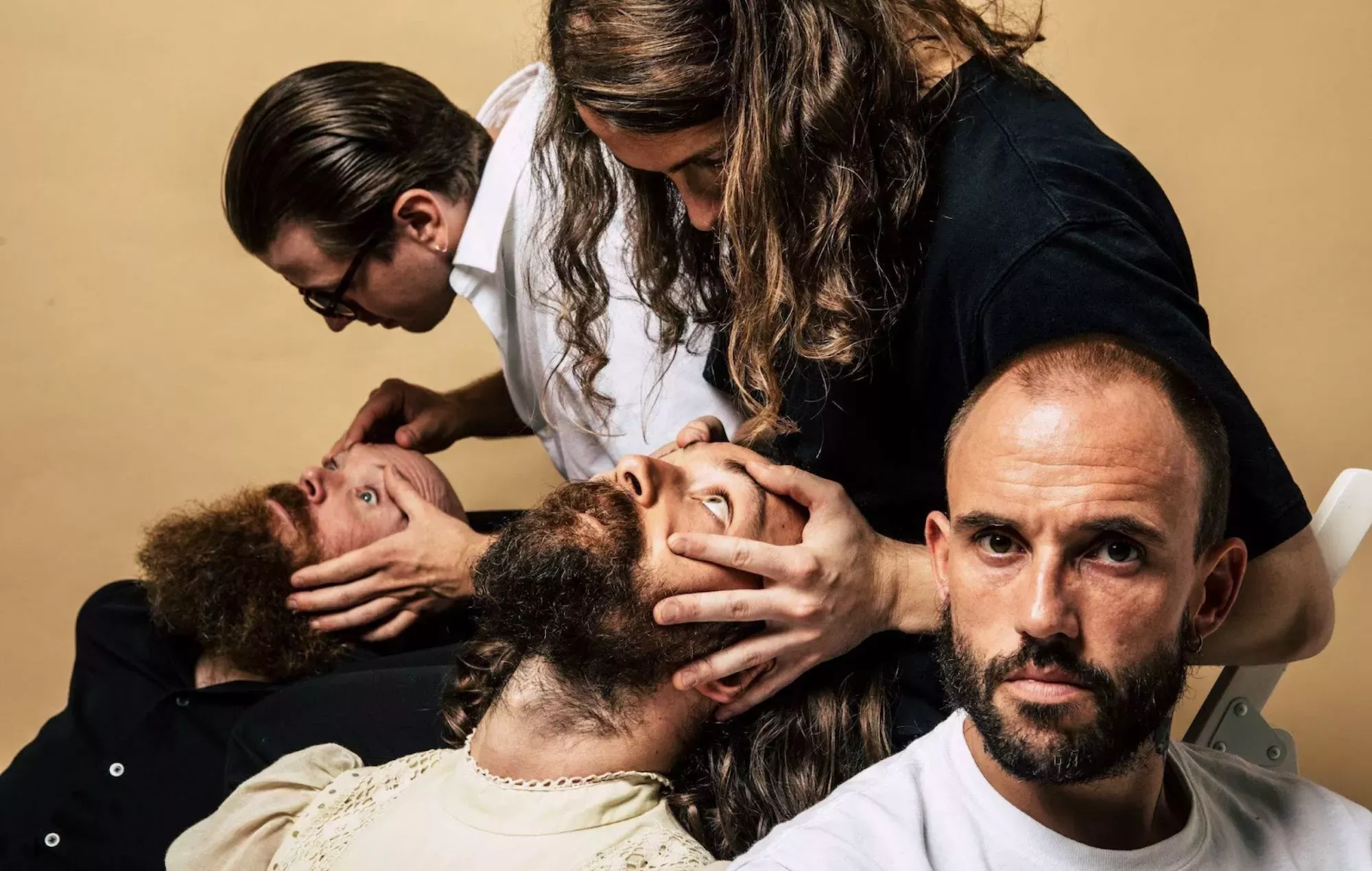 IDLES debuta en la televisión estadounidense con una interpretación conmovedora de 'The Beachland Ballroom'
