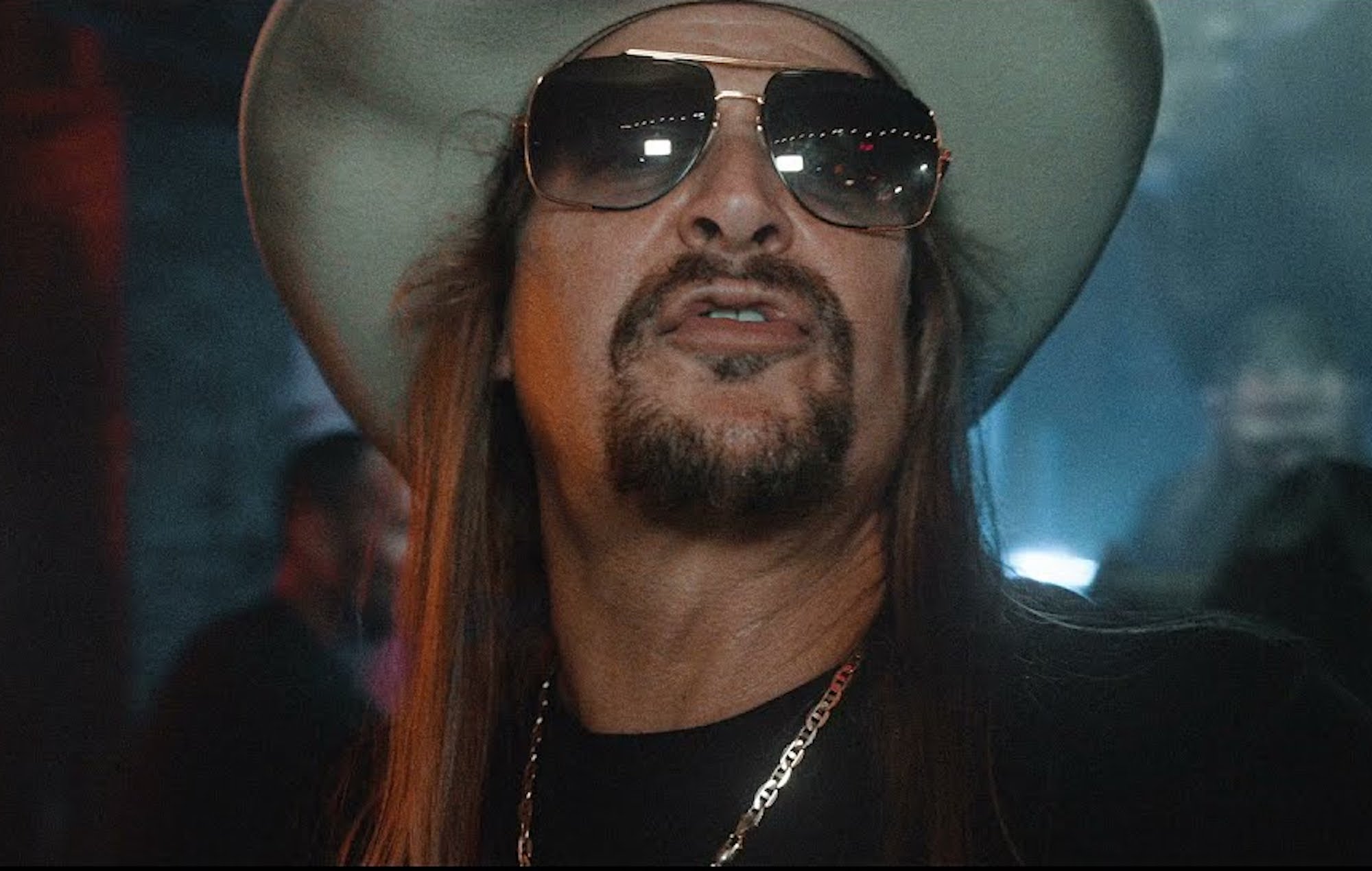 Kid Rock canta a los "copos de nieve" y a los "millennials ofendidos" en su nueva canción 'Don't Tell Me How To Live'
