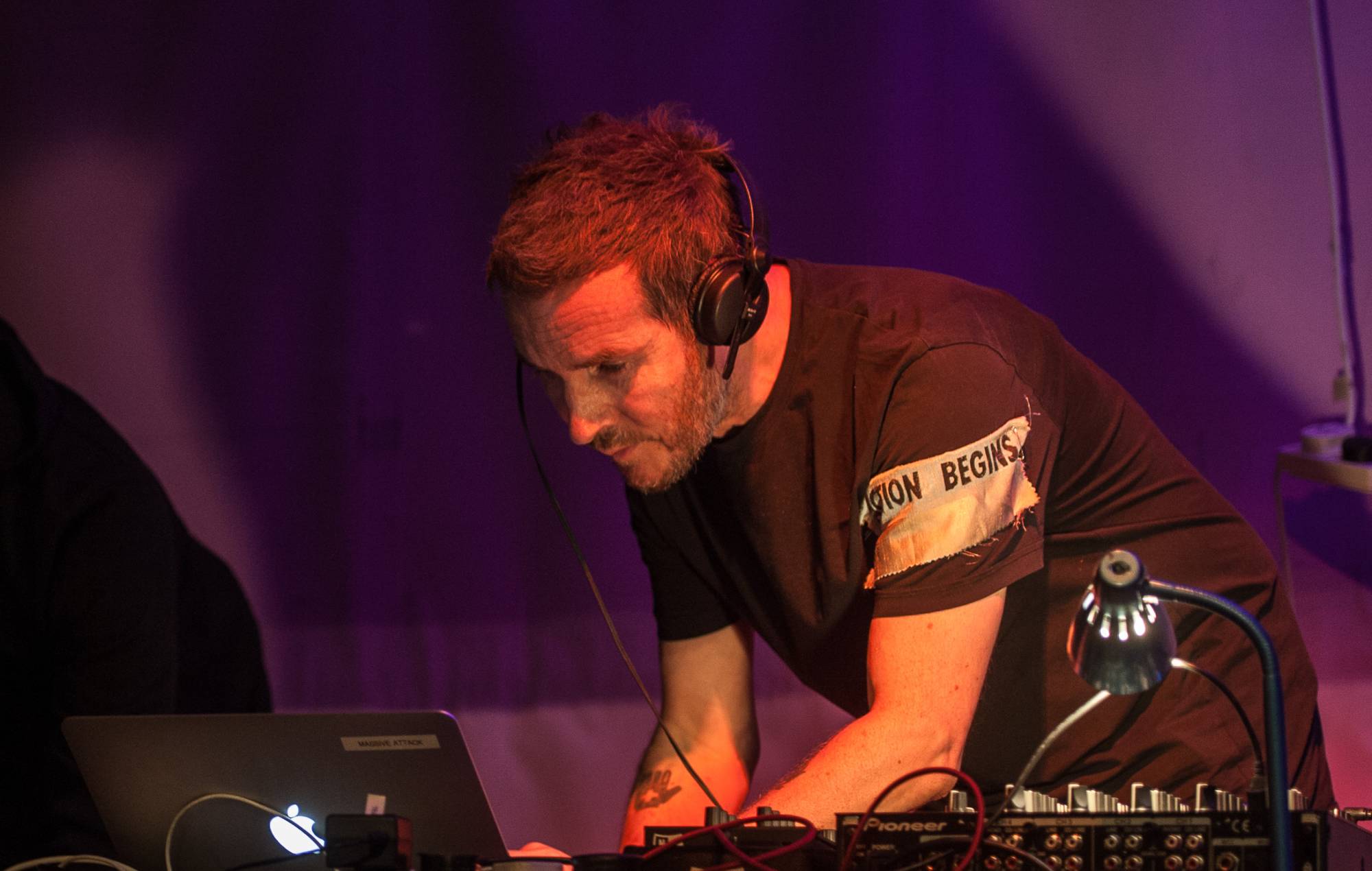 Massive Attack lidera una campaña para denunciar el "lavado verde" en la COP26