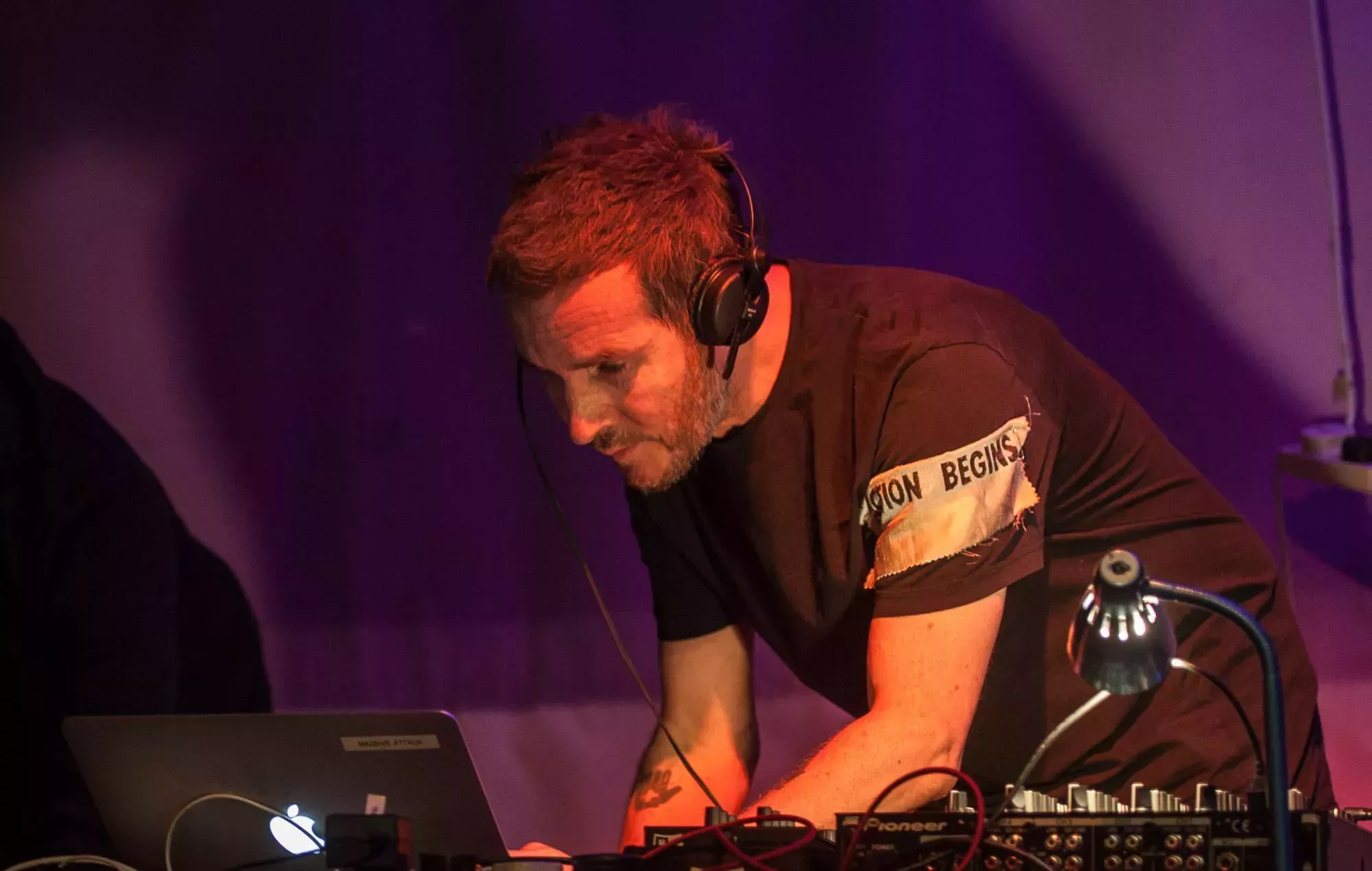 Massive Attack lidera una campaña para denunciar el 