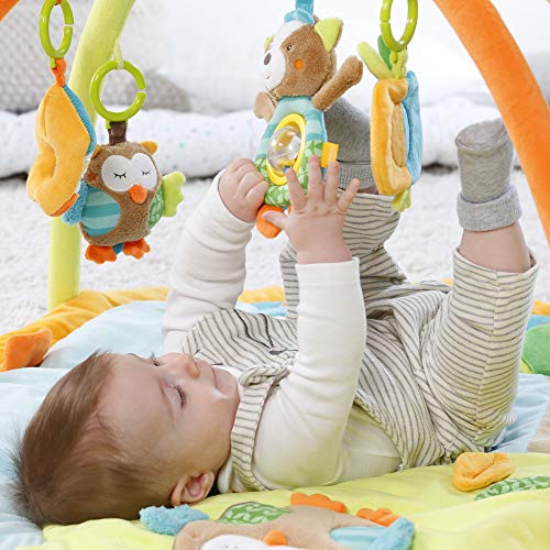 Fehn 071559 Sleeping Forest Manta de actividades en 3D, con arco de juego con 5 juguetes extraíbles para que el bebé juegue y se divierta desde el nacimiento, Medidas: 80 x 105 cm
