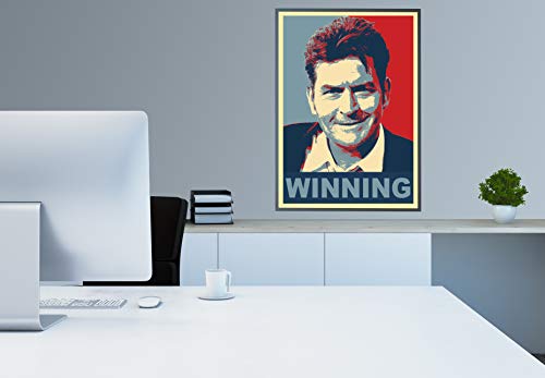 GREAT ART Cartel rojo y azul - Charlie Sheen Ganador - A1 - 84.1 x 59.4 cm - Retrato póster de pared dos hombres y medio rojo azul ilustración mural de pared ganador deco series de TV