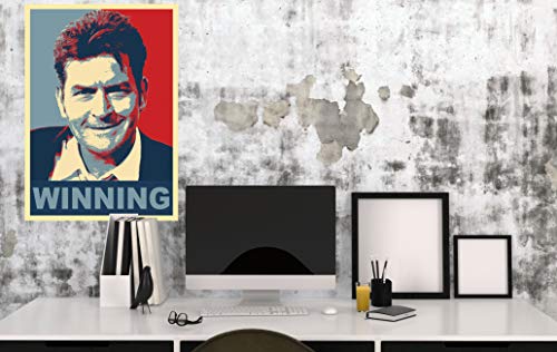 GREAT ART Cartel rojo y azul - Charlie Sheen Ganador - A1 - 84.1 x 59.4 cm - Retrato póster de pared dos hombres y medio rojo azul ilustración mural de pared ganador deco series de TV