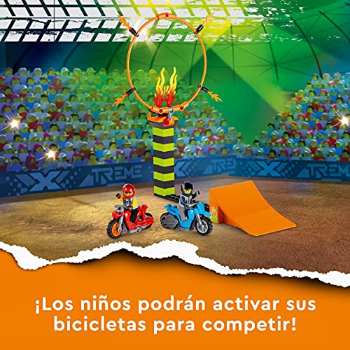 LEGO 60299 City Stuntz Torneo Acrobático, Set de Competición con 2 Motos de Juguete con Ruedas de Inercia, Anillo de Fuego y Mini Figuras